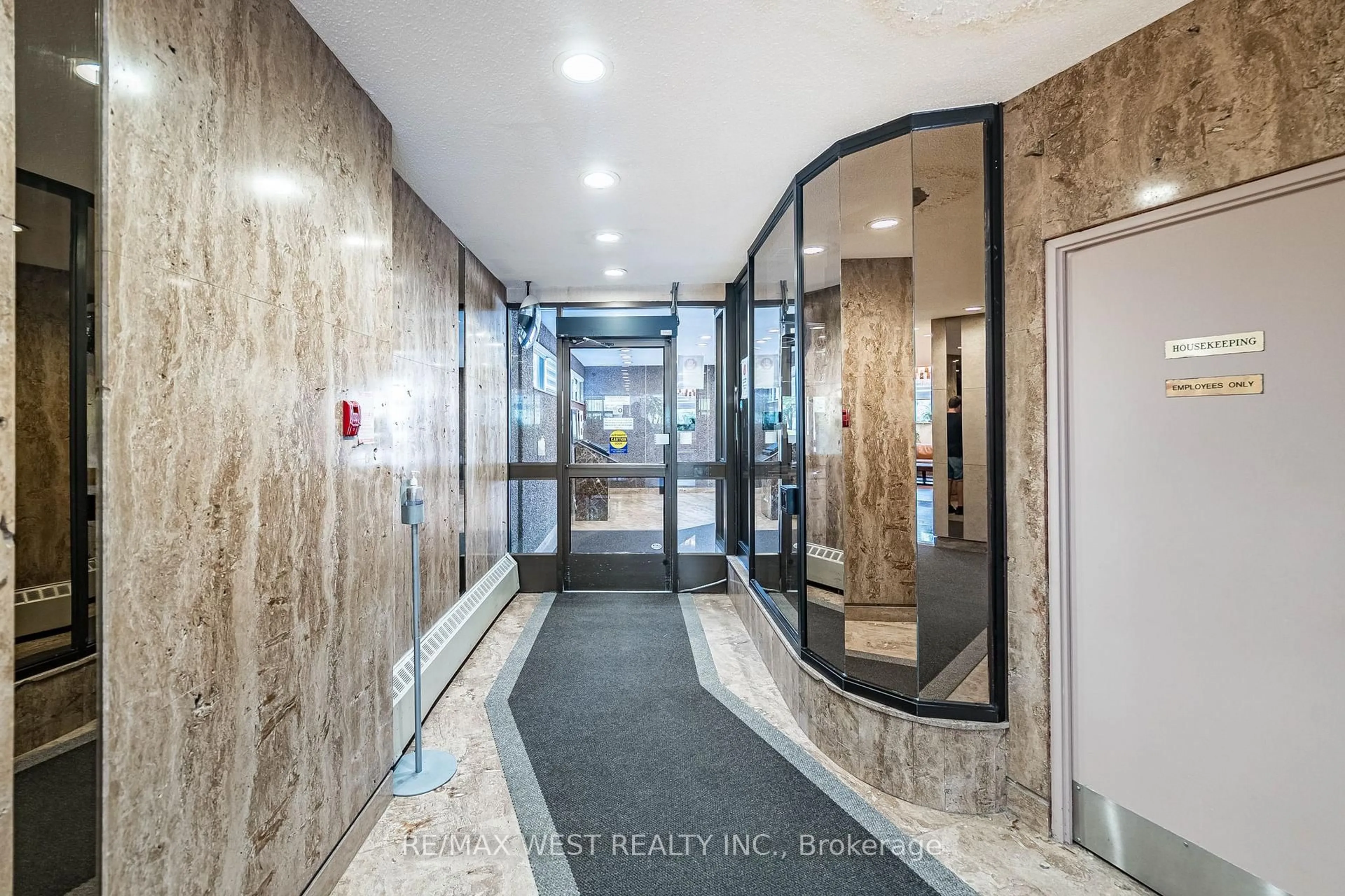 Indoor foyer for 11 Wincott Dr #1104, Toronto Ontario M9R 2R9