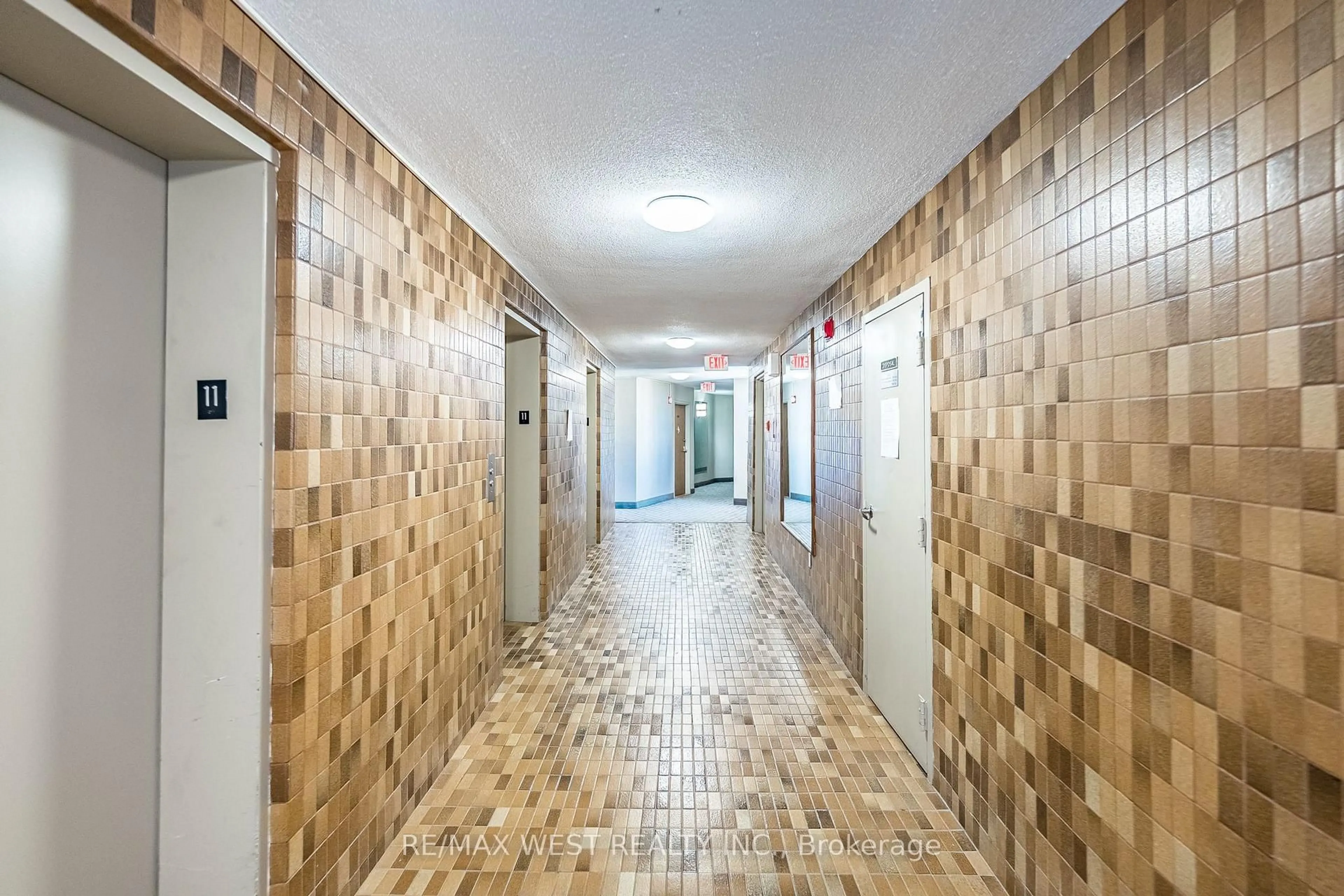 Indoor foyer for 11 Wincott Dr #1104, Toronto Ontario M9R 2R9