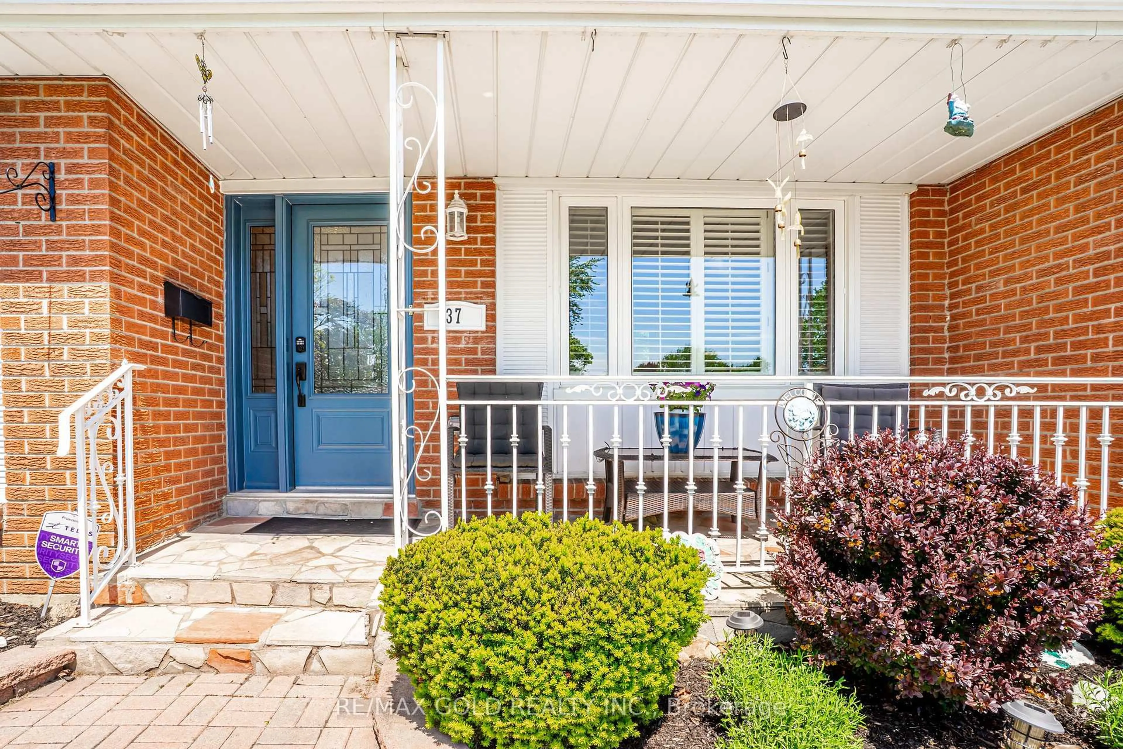 Unknown for 37 Devonshire Dr, Brampton Ontario L6T 3G5