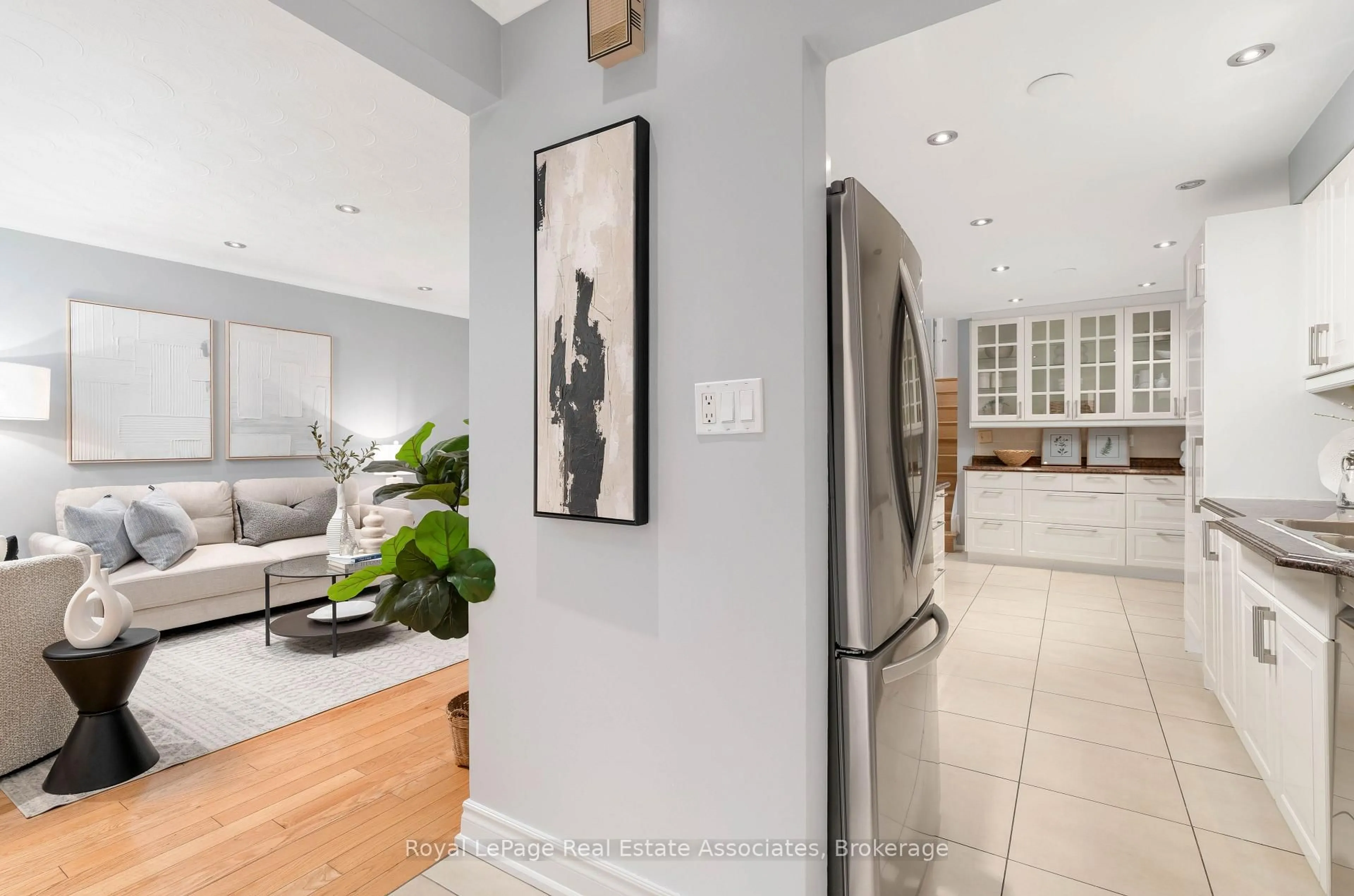 Open concept kitchen, ceramic/tile floor for 12 Anchor Dr, Toronto Ontario M3L 2A6