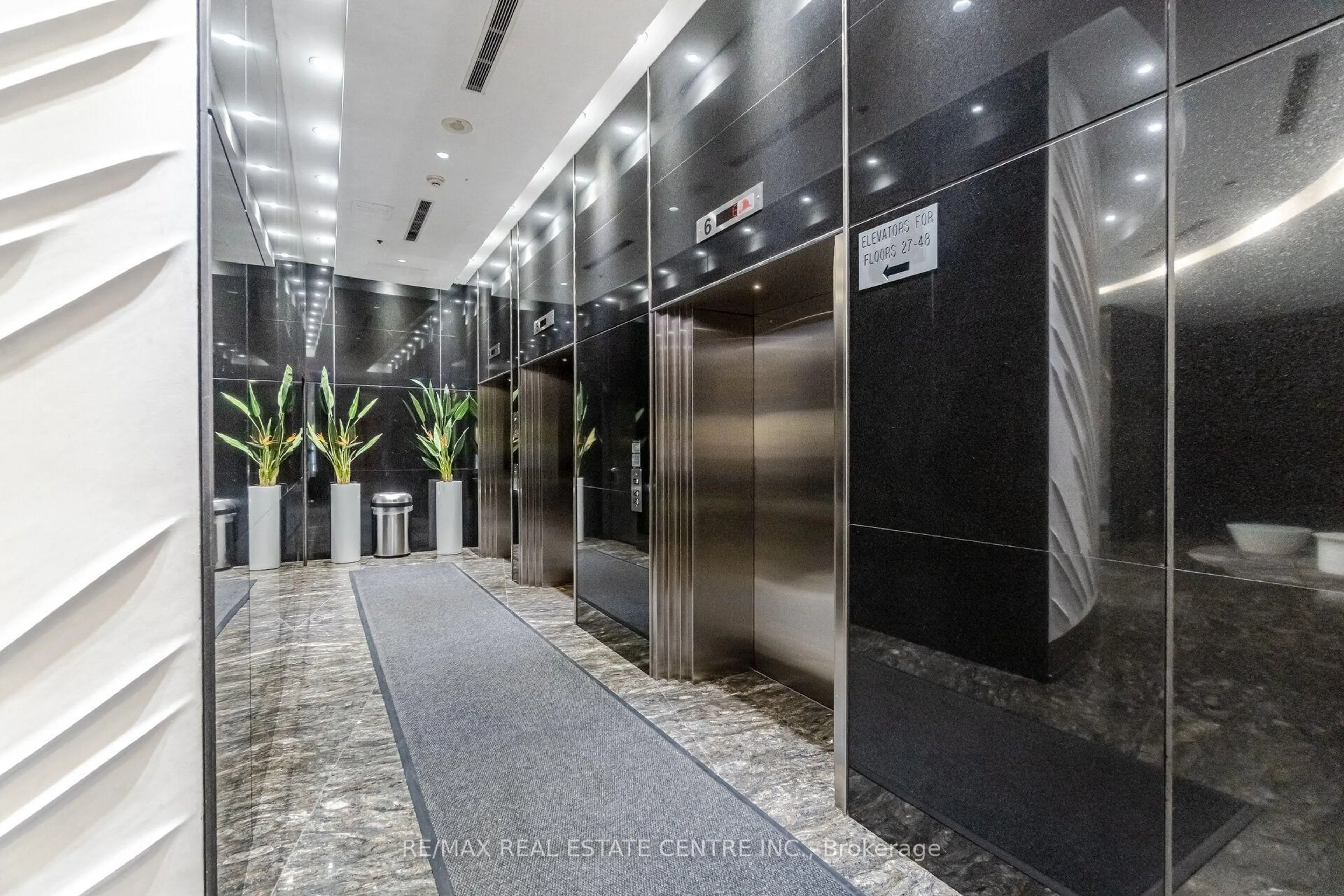 Indoor foyer for 50 Absolute Ave #LPH8, Mississauga Ontario L4Z 0A9