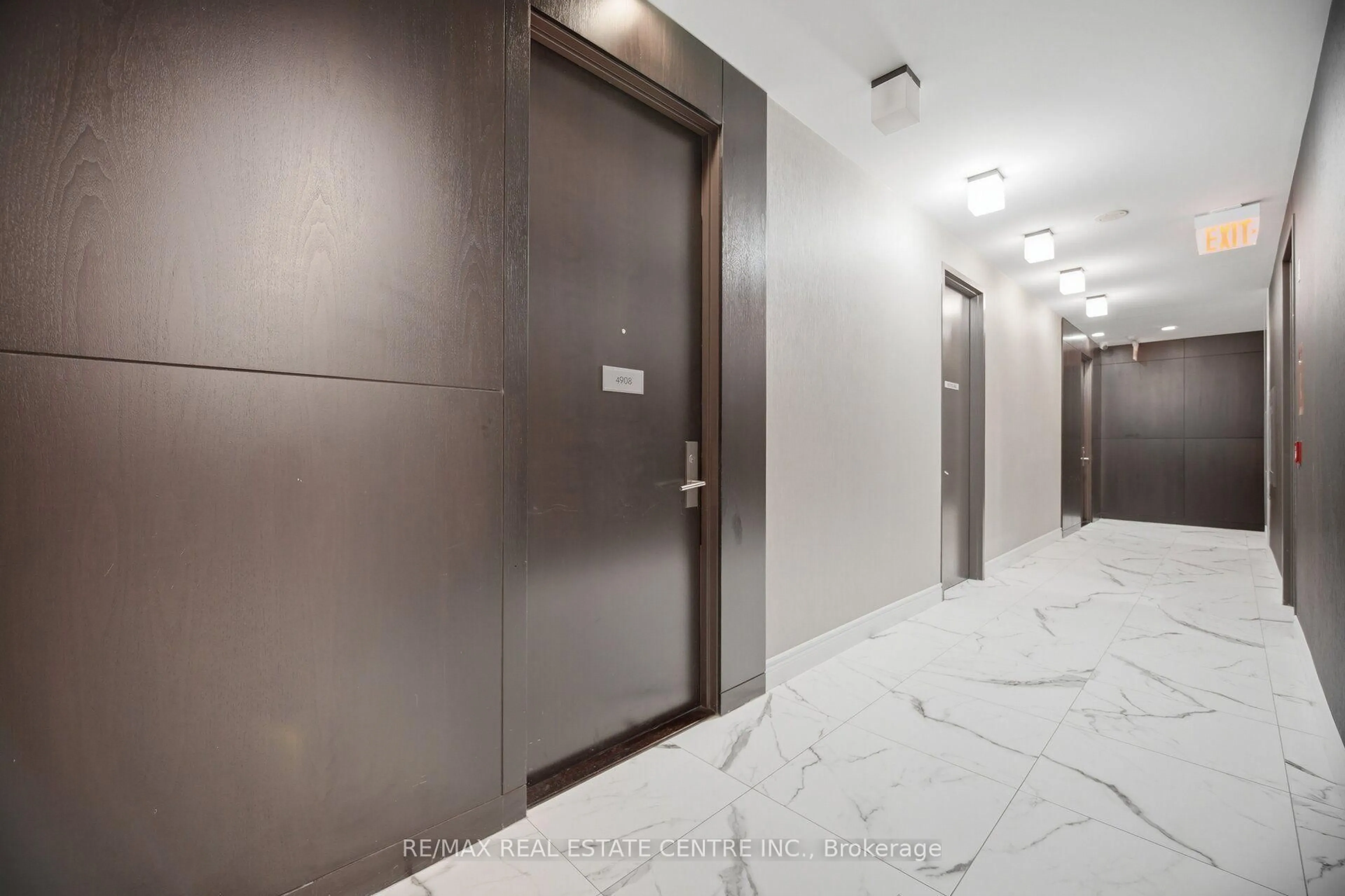 Indoor foyer for 50 Absolute Ave #LPH8, Mississauga Ontario L4Z 0A9