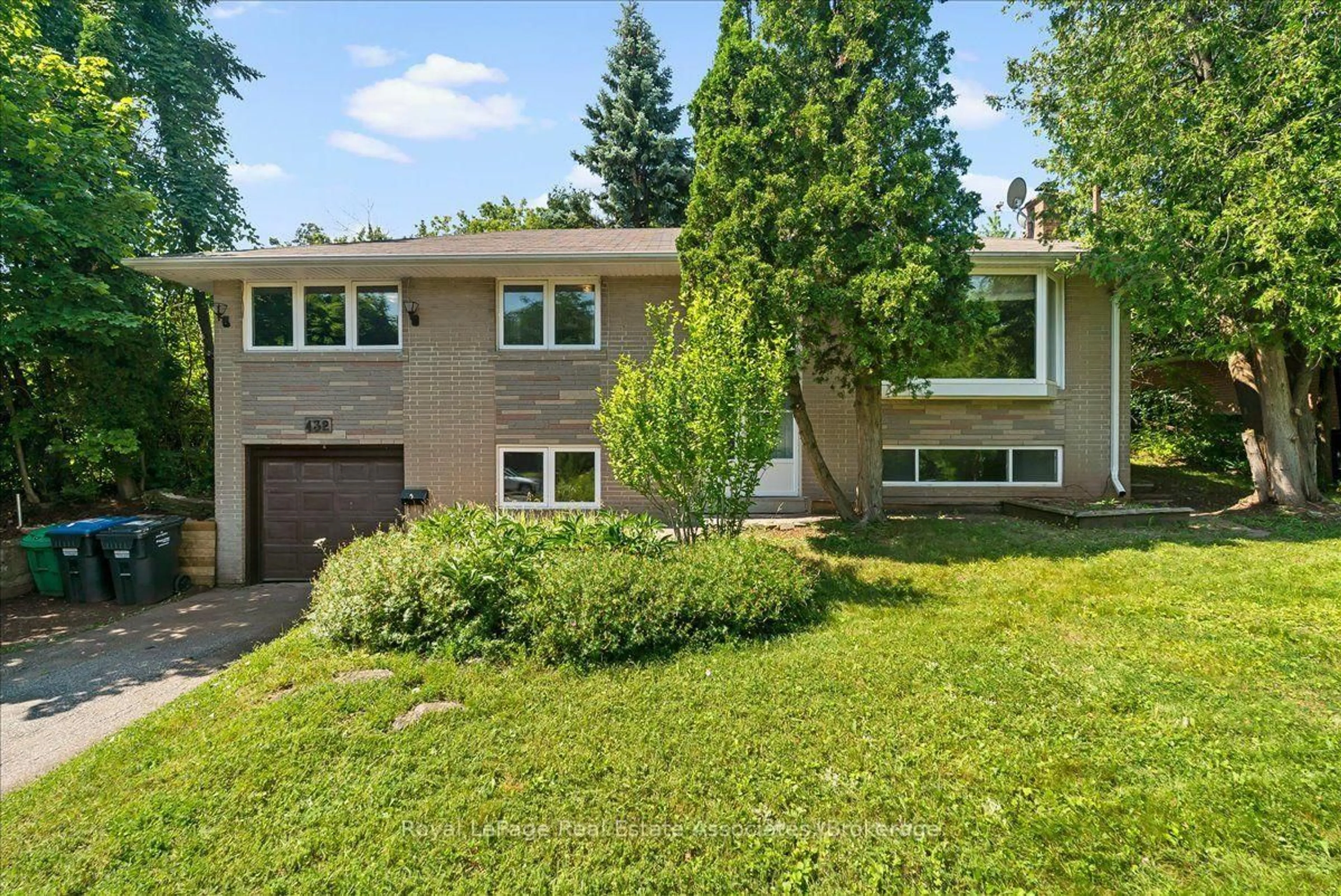 Unknown for 132 Vista Blvd, Mississauga Ontario L5M 1V9