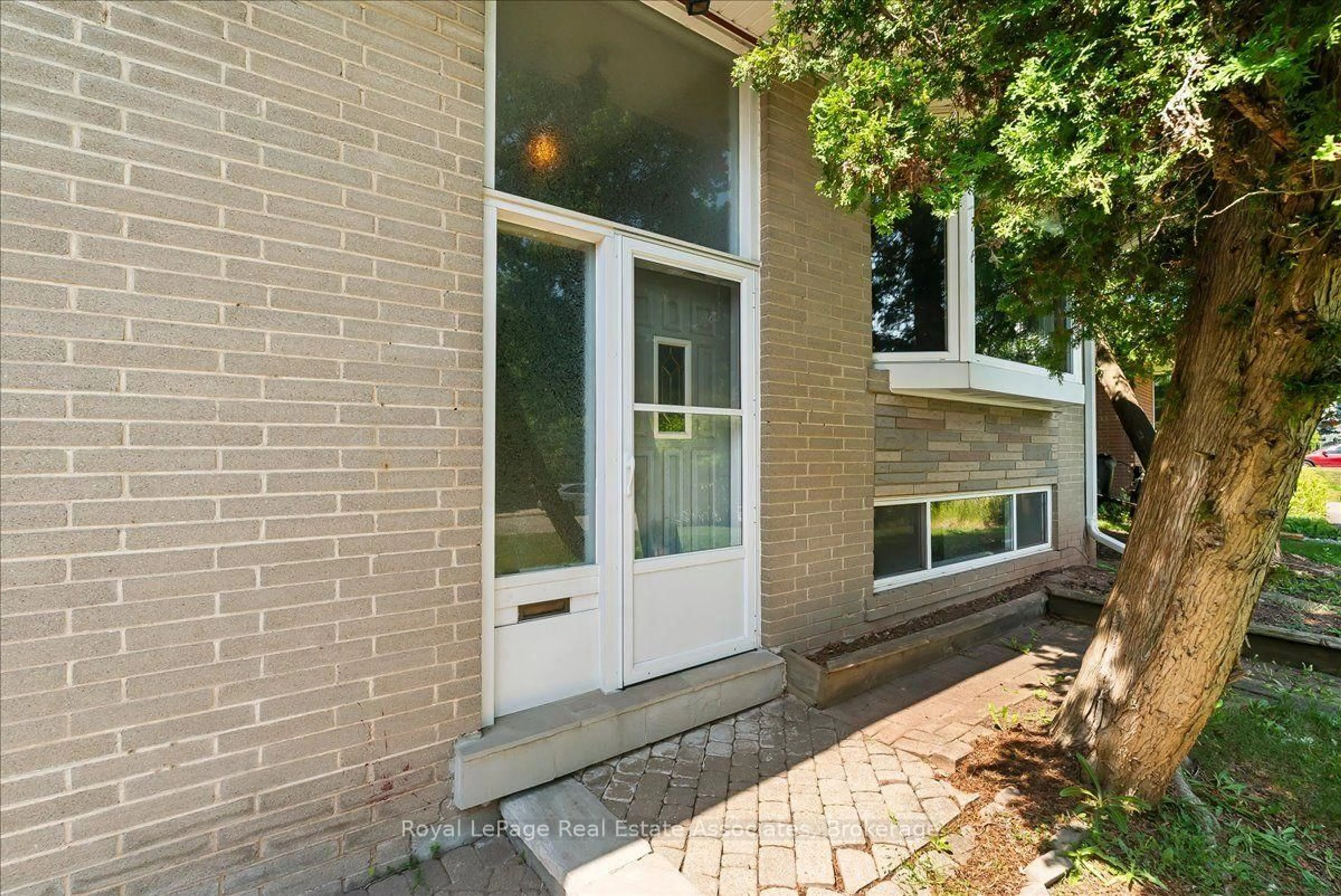 Home with brick exterior material, street for 132 Vista Blvd, Mississauga Ontario L5M 1V9