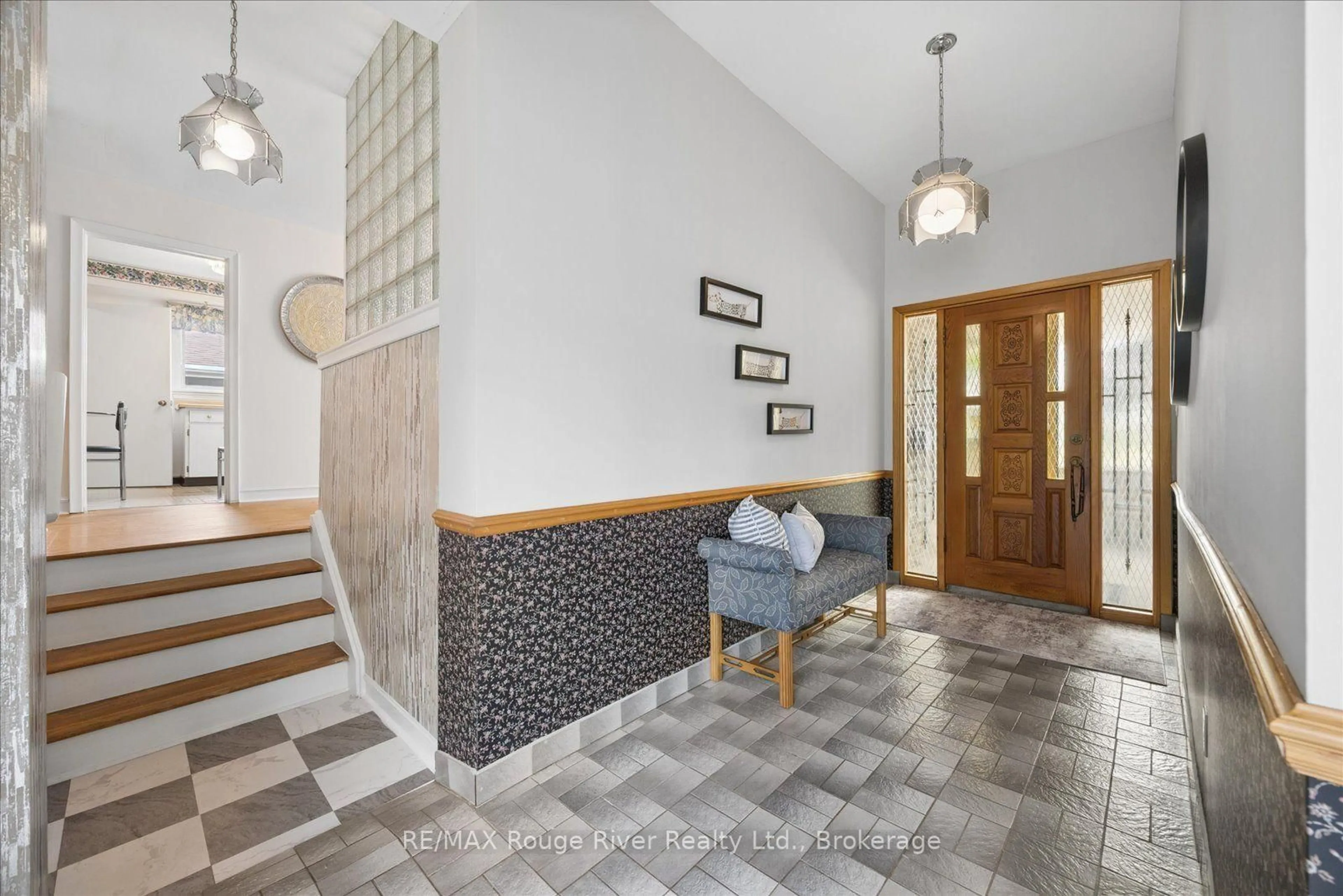Indoor foyer for 20 Tayrow Rd, Toronto Ontario M9W 2T9