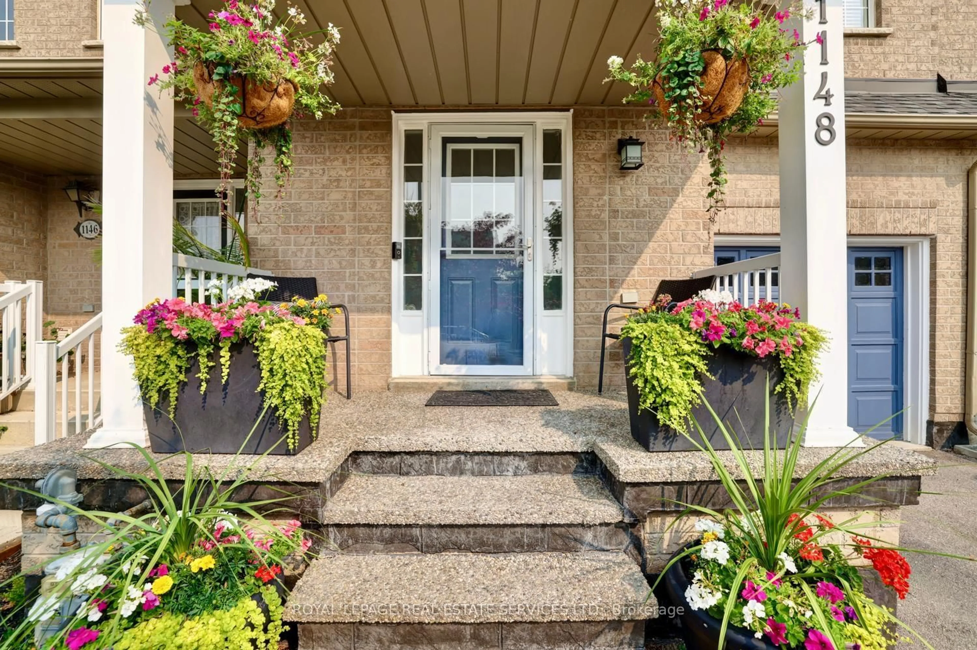 Indoor entryway for 1148 Bonin Cres, Milton Ontario L9T 0B4