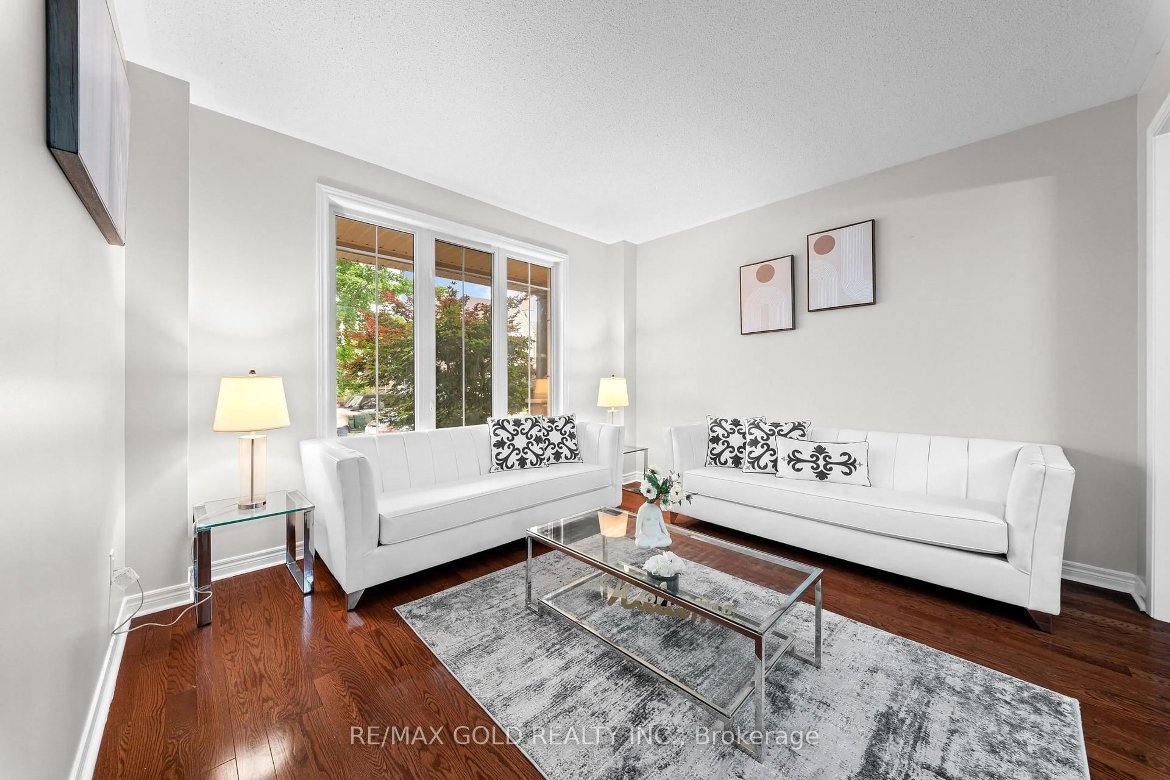 Living room with furniture, unknown for 43 Midsummer Dr, Brampton Ontario L6P 3E4