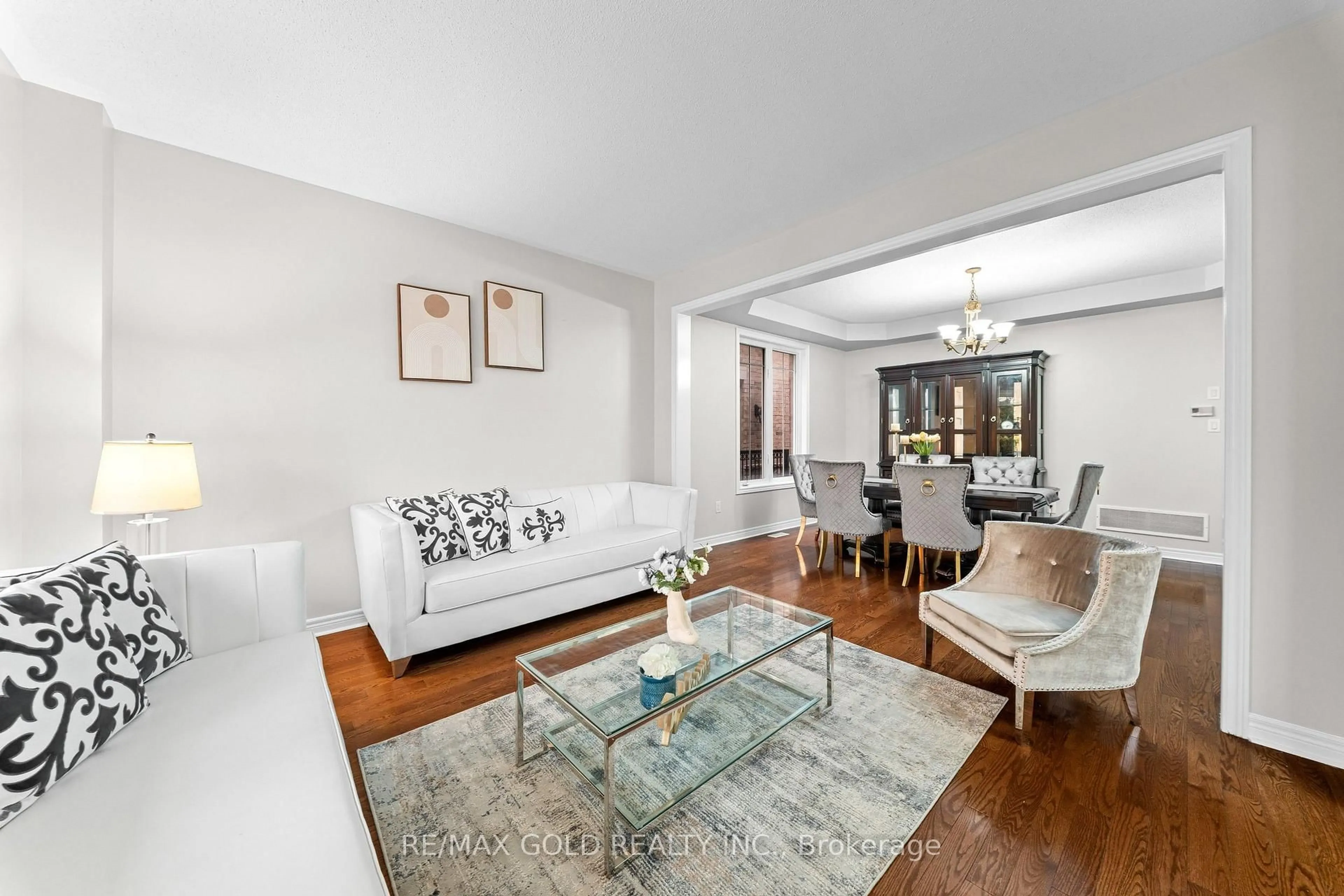 Living room with furniture, unknown for 43 Midsummer Dr, Brampton Ontario L6P 3E4