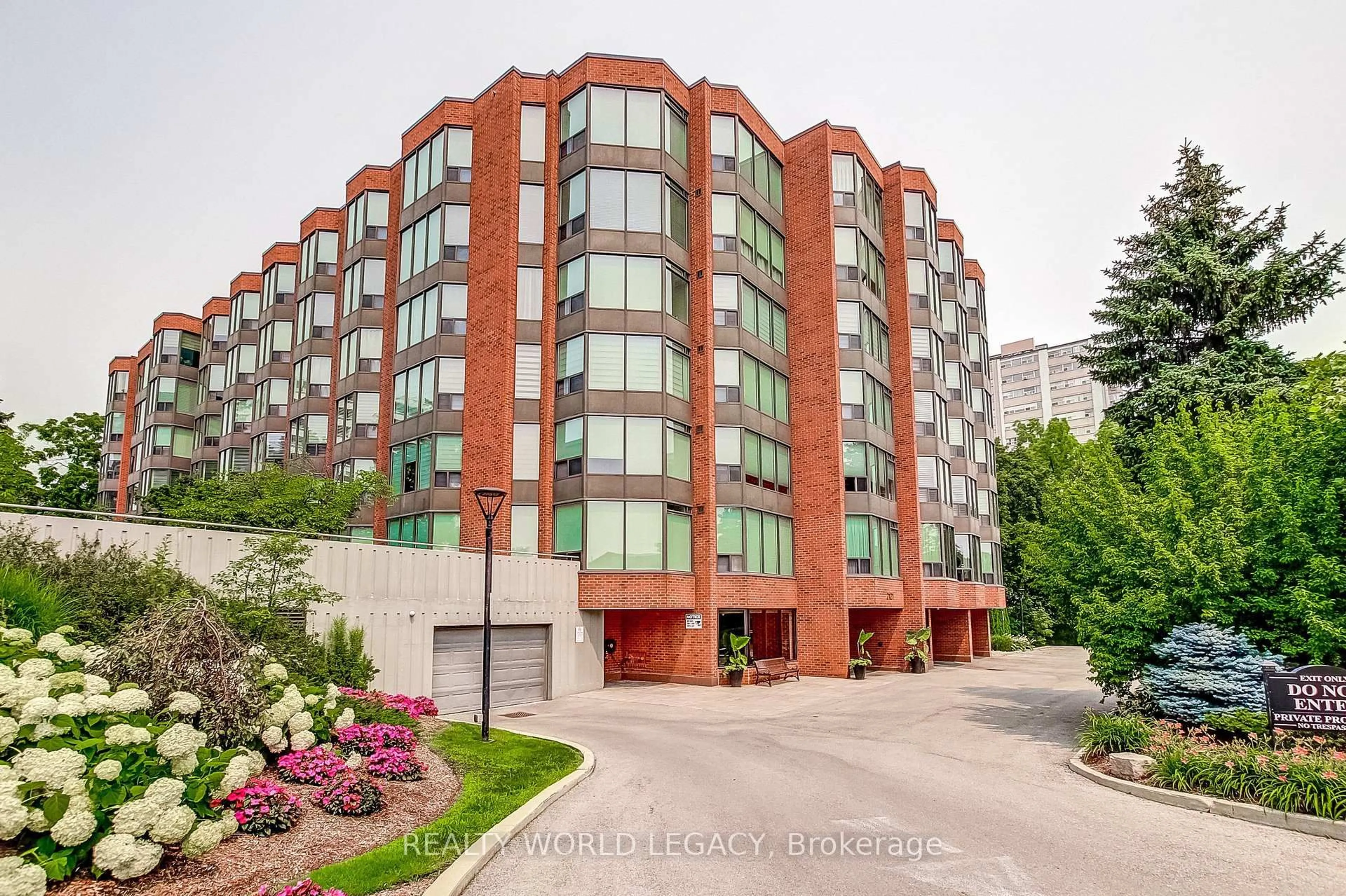 Unknown for 2121 Lakeshore Rd #501, Burlington Ontario L7R 1C9