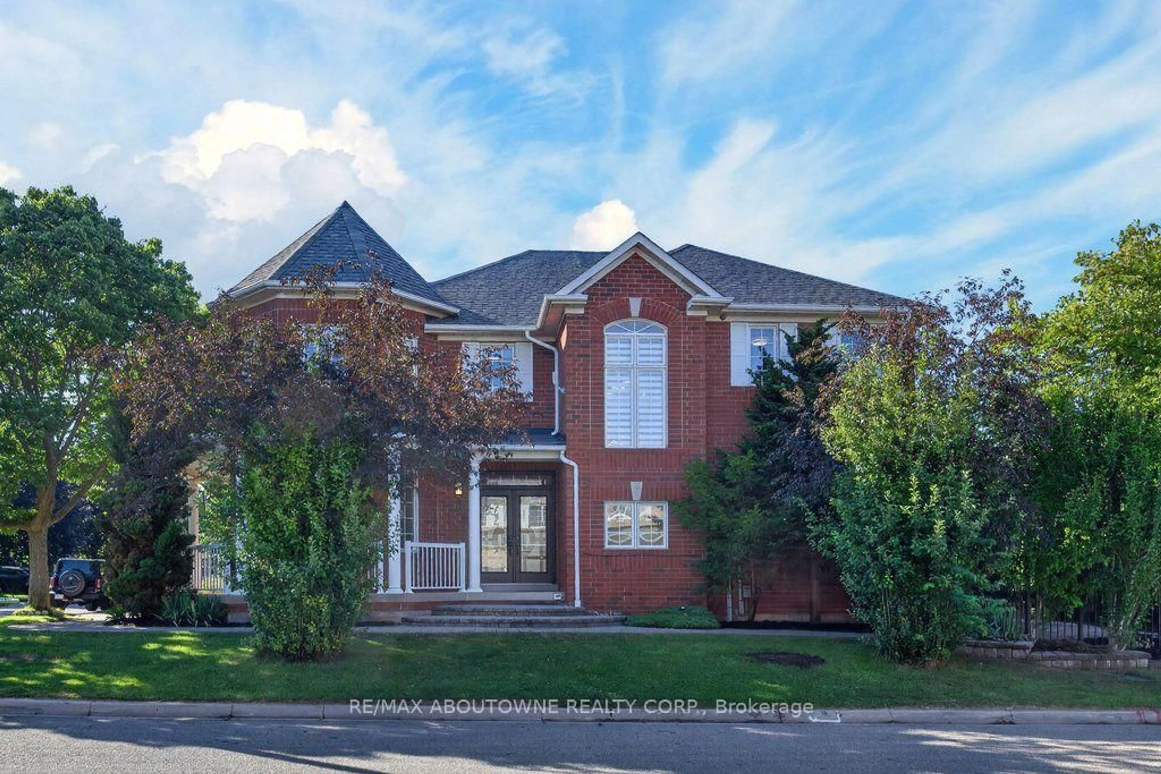 Home with brick exterior material, street for 2201 Lapsley Cres, Oakville Ontario L6M 4V2
