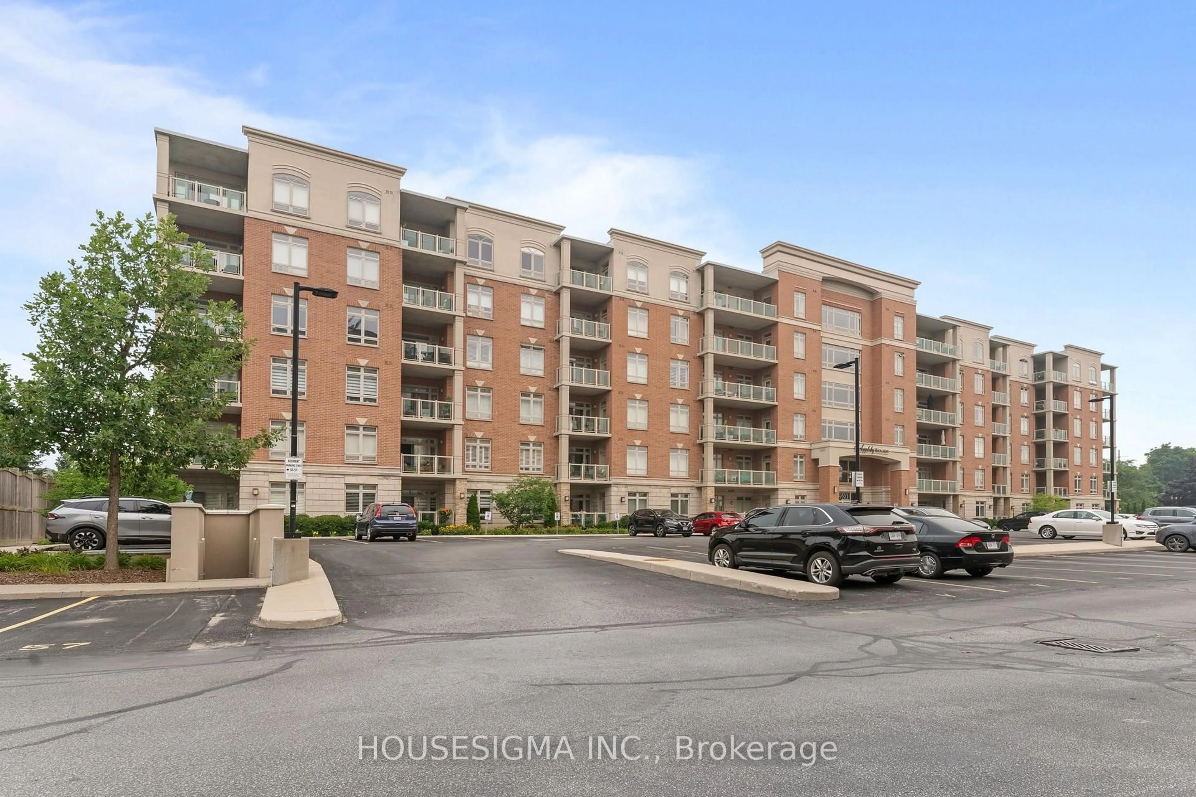 A pic from outside/outdoor area/front of a property/back of a property/a pic from drone, street for 1980 Imperial Way #501, Burlington Ontario L7L 0E7