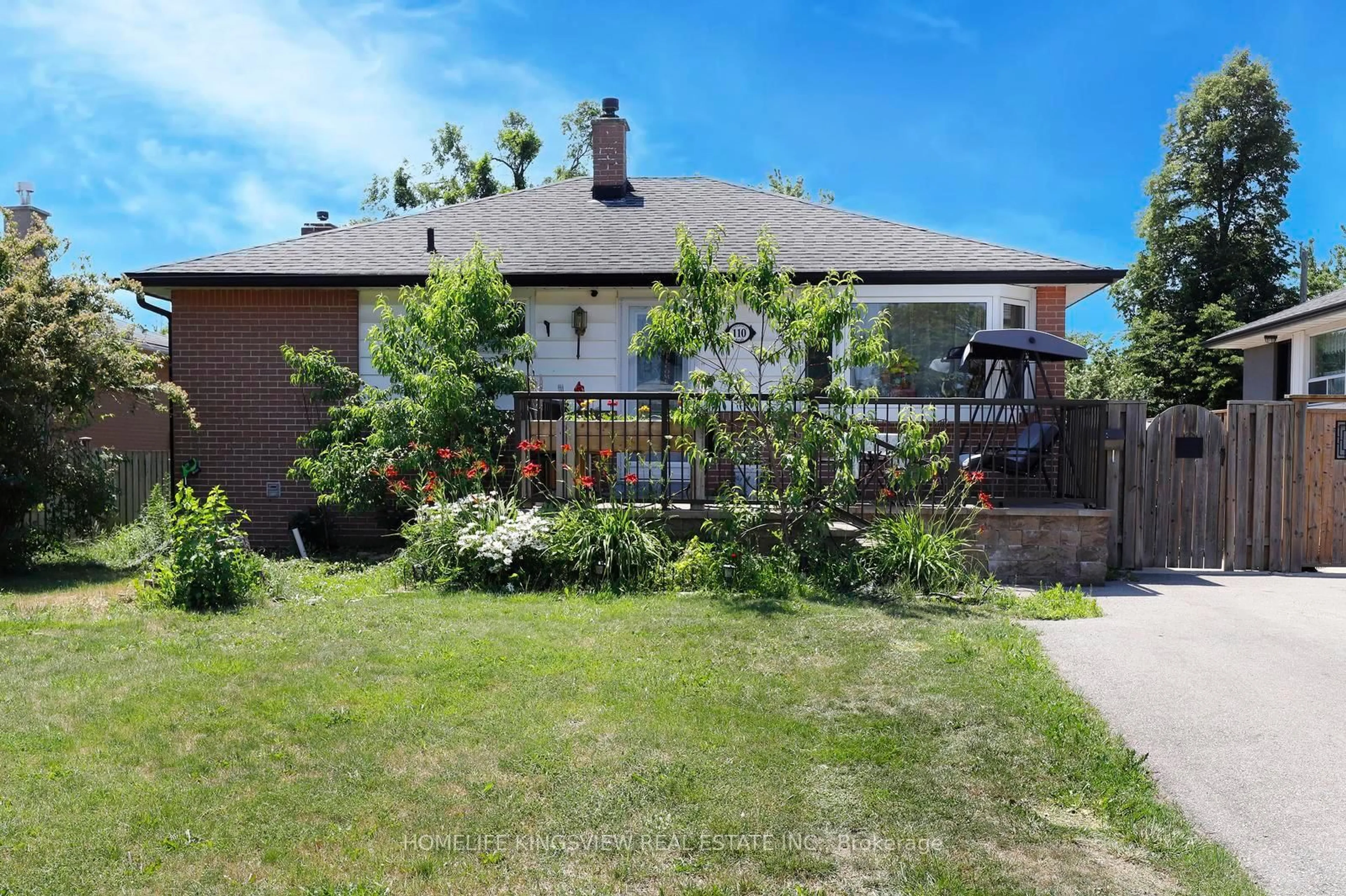 A pic from outside/outdoor area/front of a property/back of a property/a pic from drone, street for 110 Longfield Rd, Halton Hills Ontario L7J 2K4