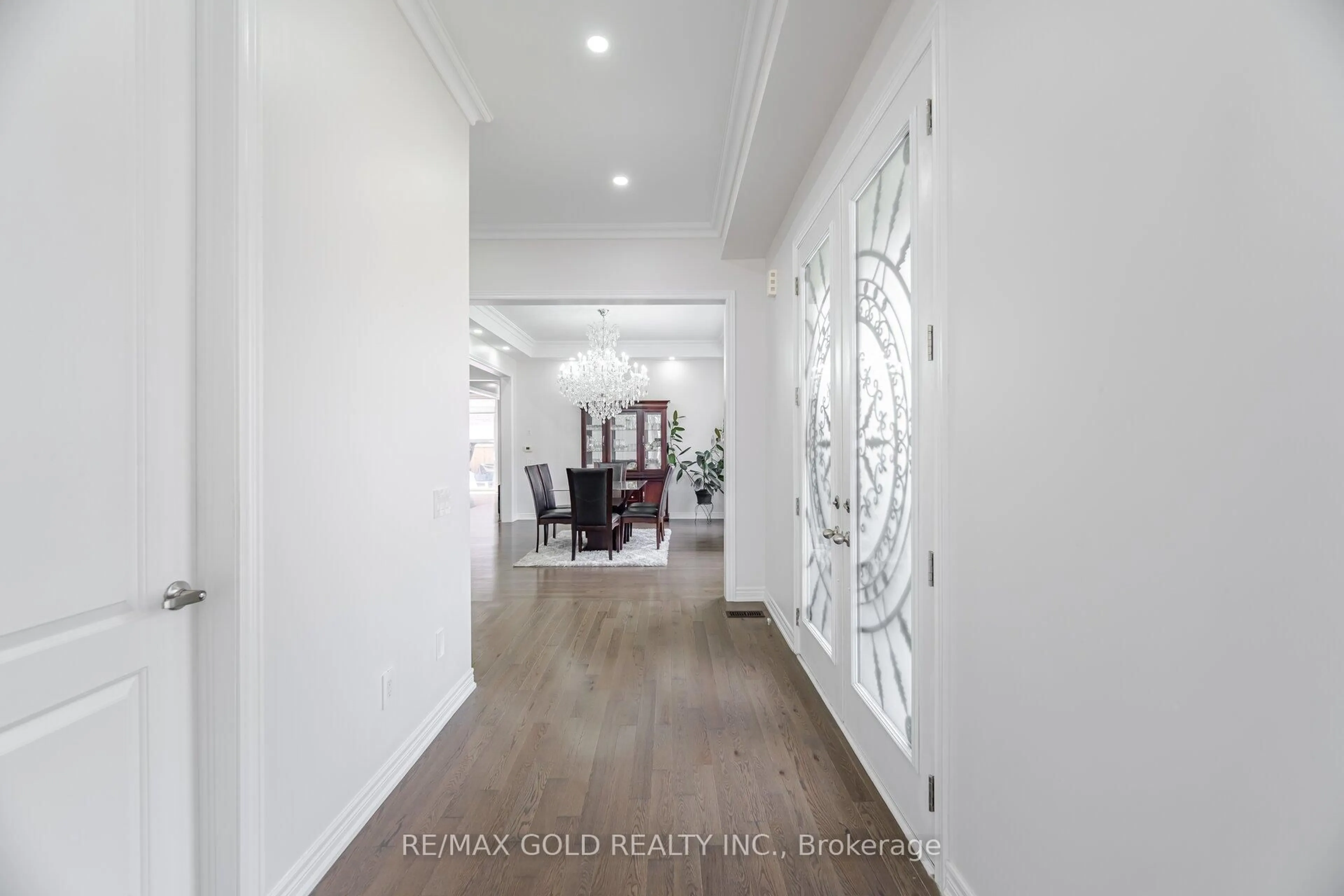 Indoor entryway for 54 Ash Hill Ave, Caledon Ontario L7C 4E8