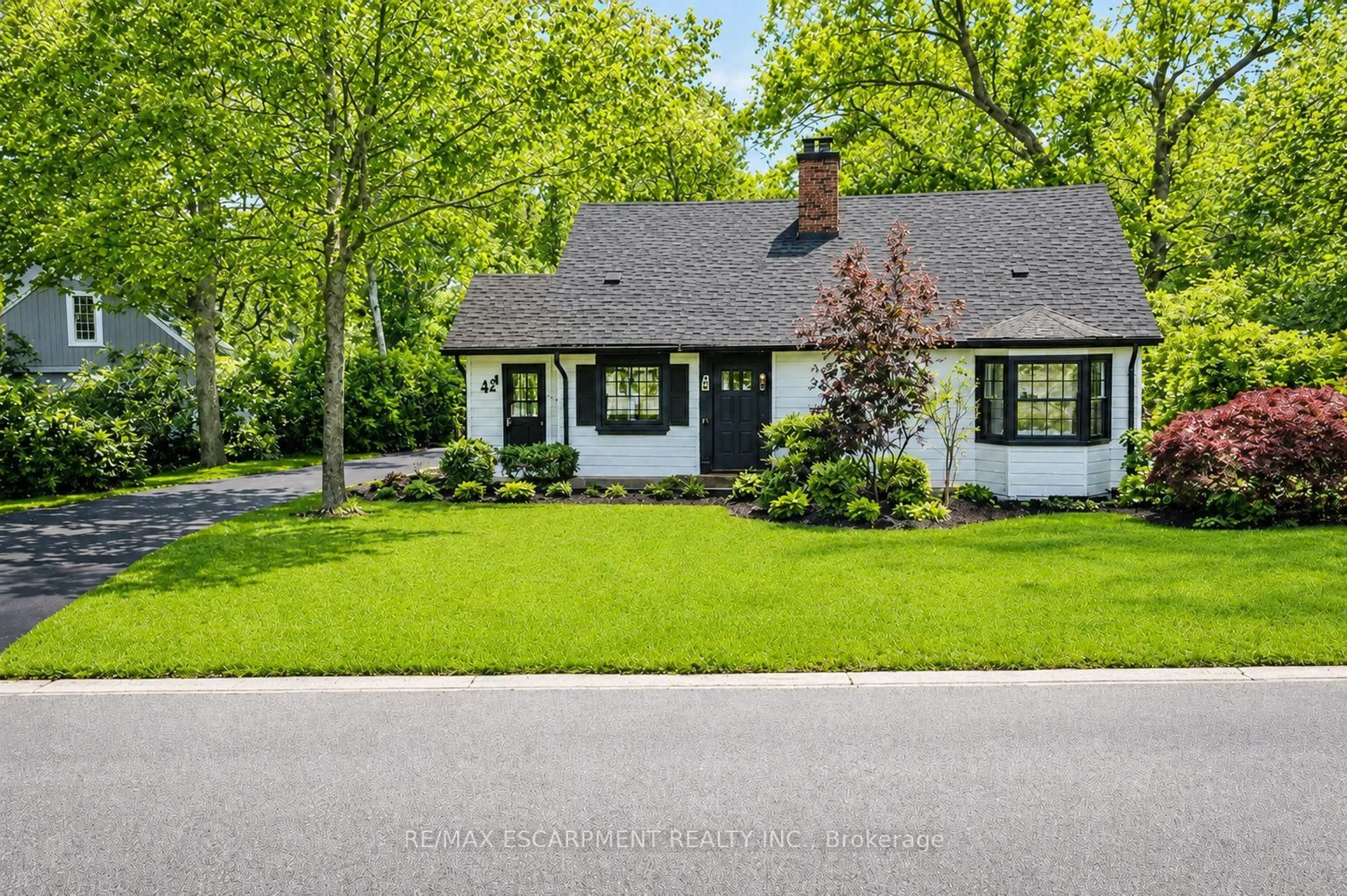 Unknown for 804 Shadeland Ave, Burlington Ontario L7T 2M1