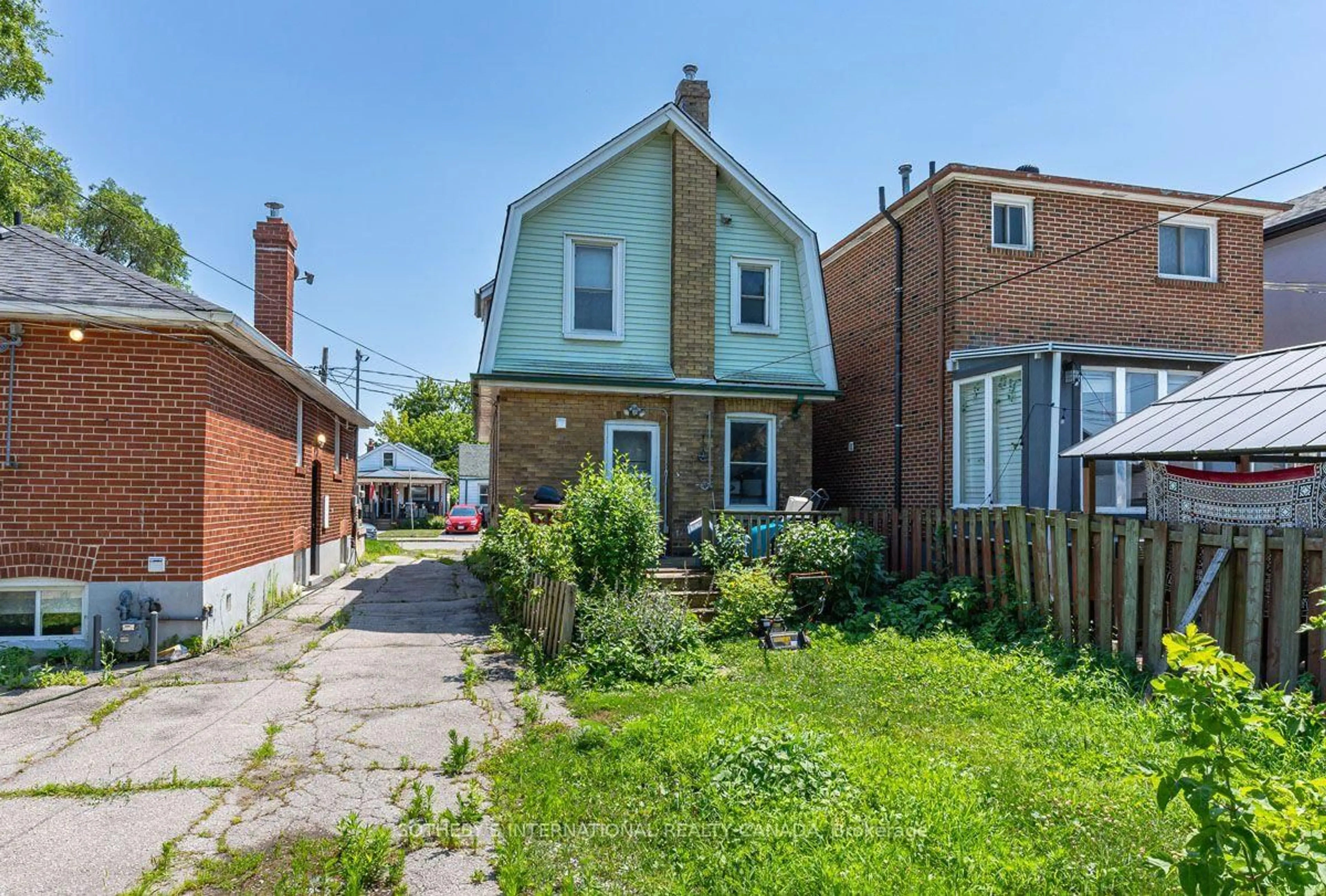 A pic from outside/outdoor area/front of a property/back of a property/a pic from drone, street for 4 Marshall Blvd, Toronto Ontario M6N 2R7