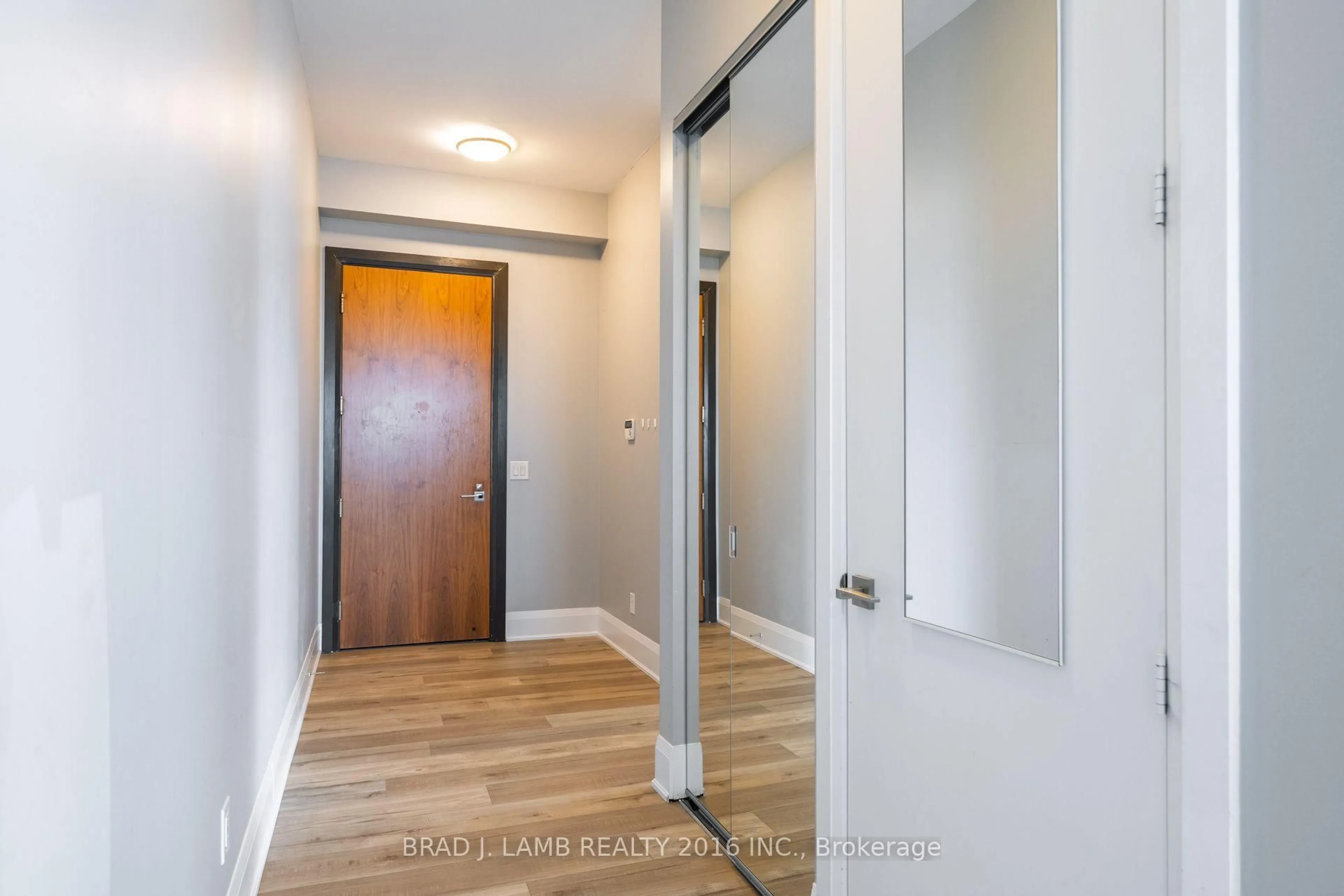 Indoor entryway for 36 Park Lawn Rd ##4303, Toronto Ontario M8V 0E5