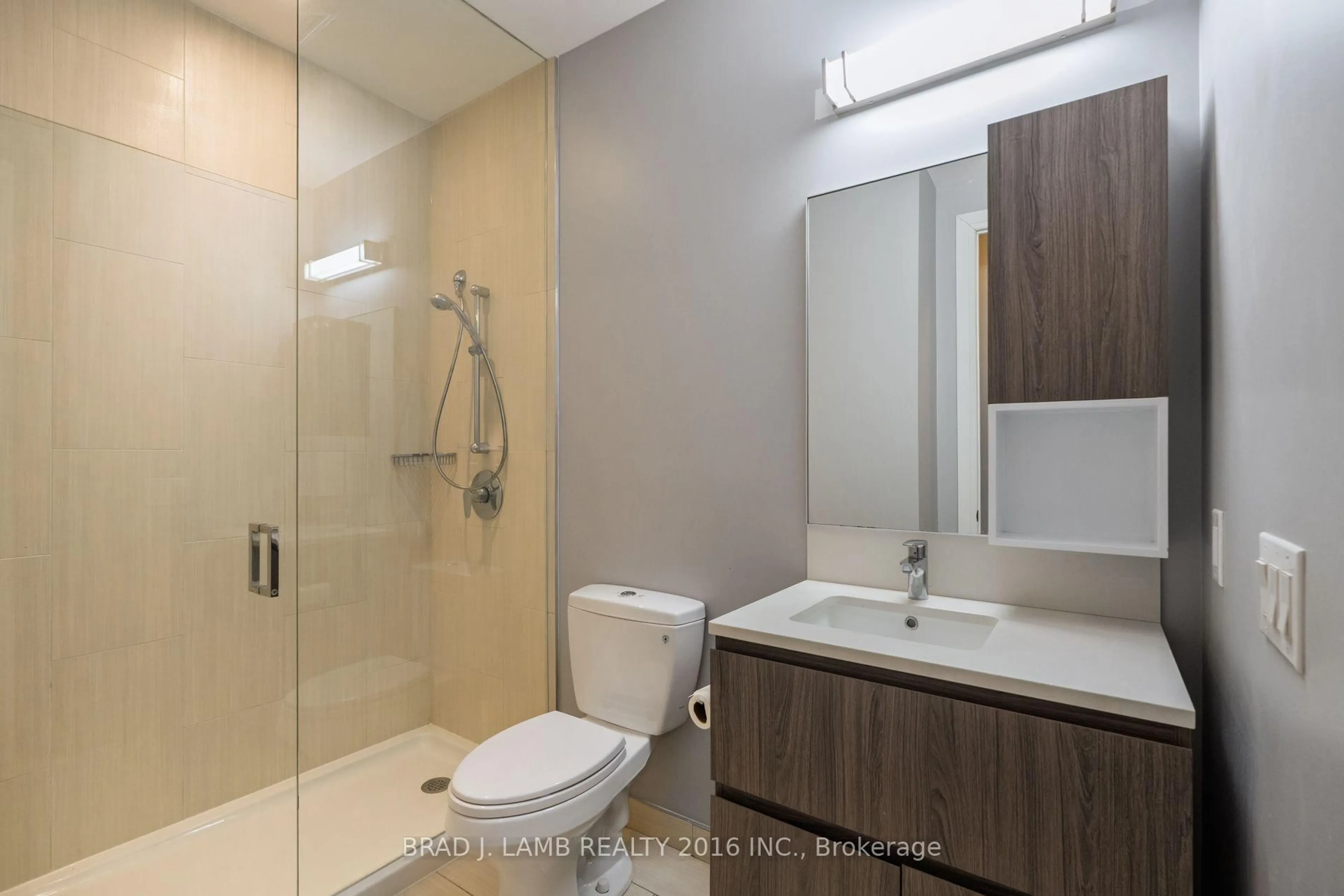 Standard bathroom, unknown for 36 Park Lawn Rd ##4303, Toronto Ontario M8V 0E5