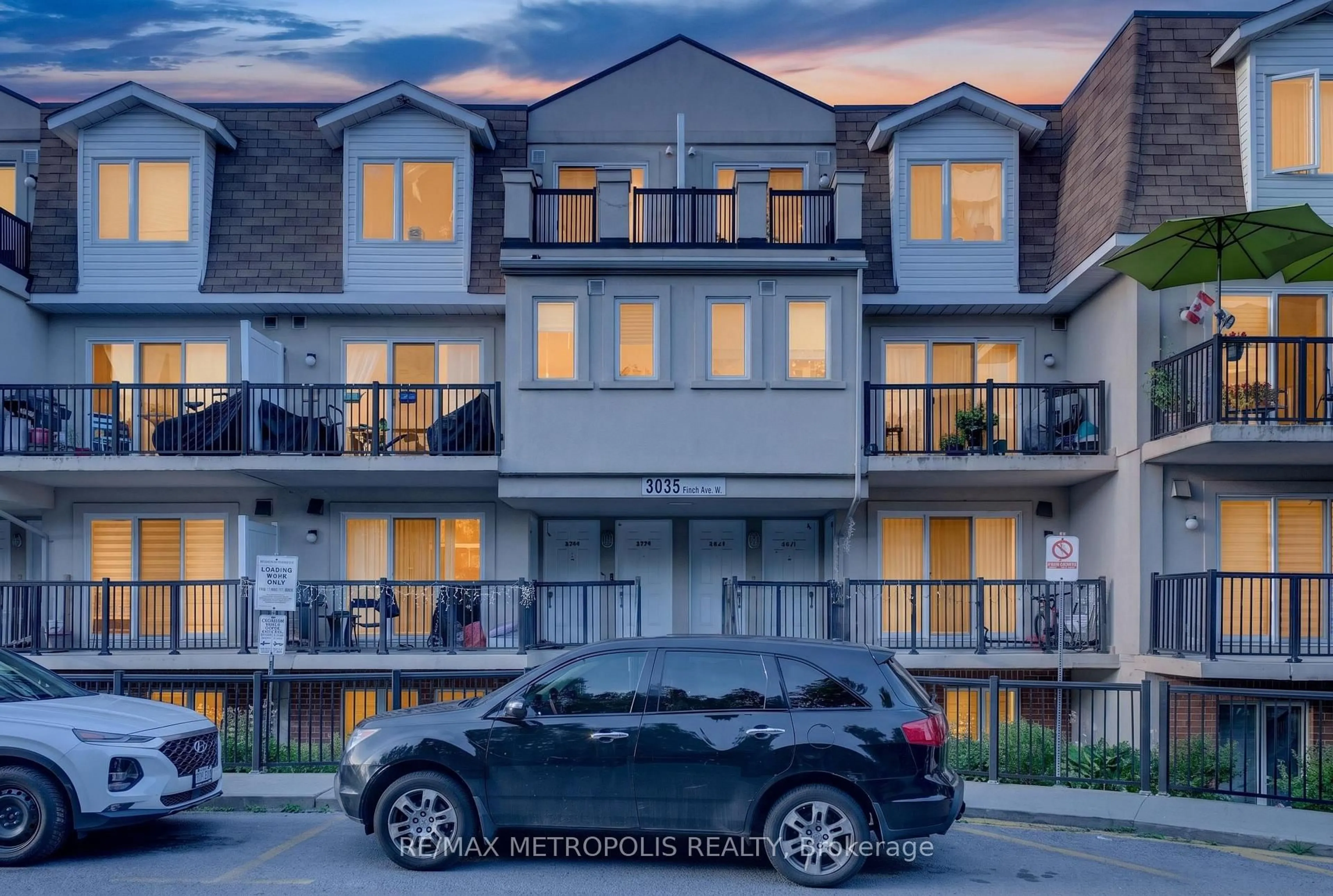 A pic from outside/outdoor area/front of a property/back of a property/a pic from drone, street for 3035 Finch Ave #1003, Toronto Ontario M9M 0A3