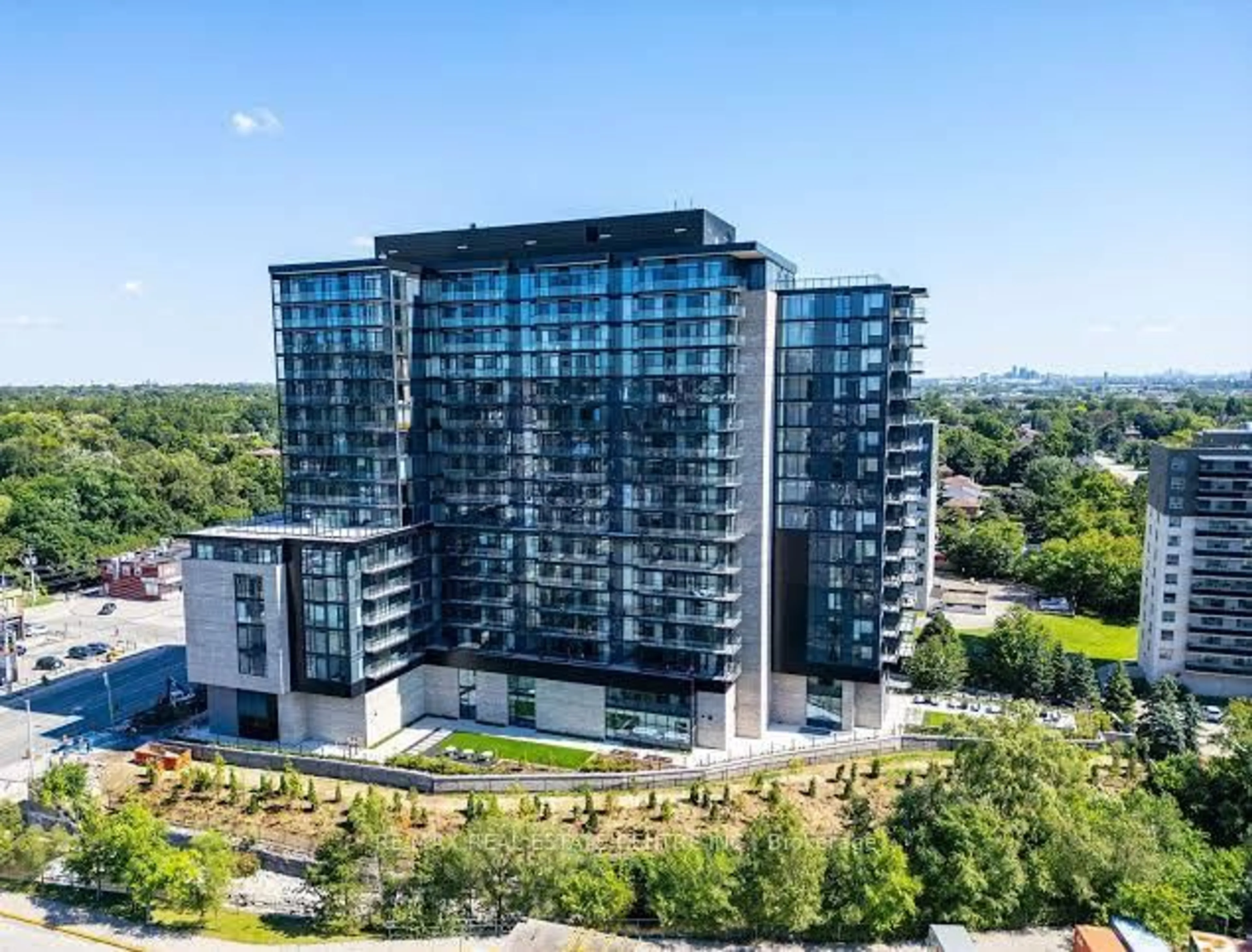 A pic from outside/outdoor area/front of a property/back of a property/a pic from drone, city buildings view from balcony for 86 Dundas St #603, Mississauga Ontario L5A 1W4