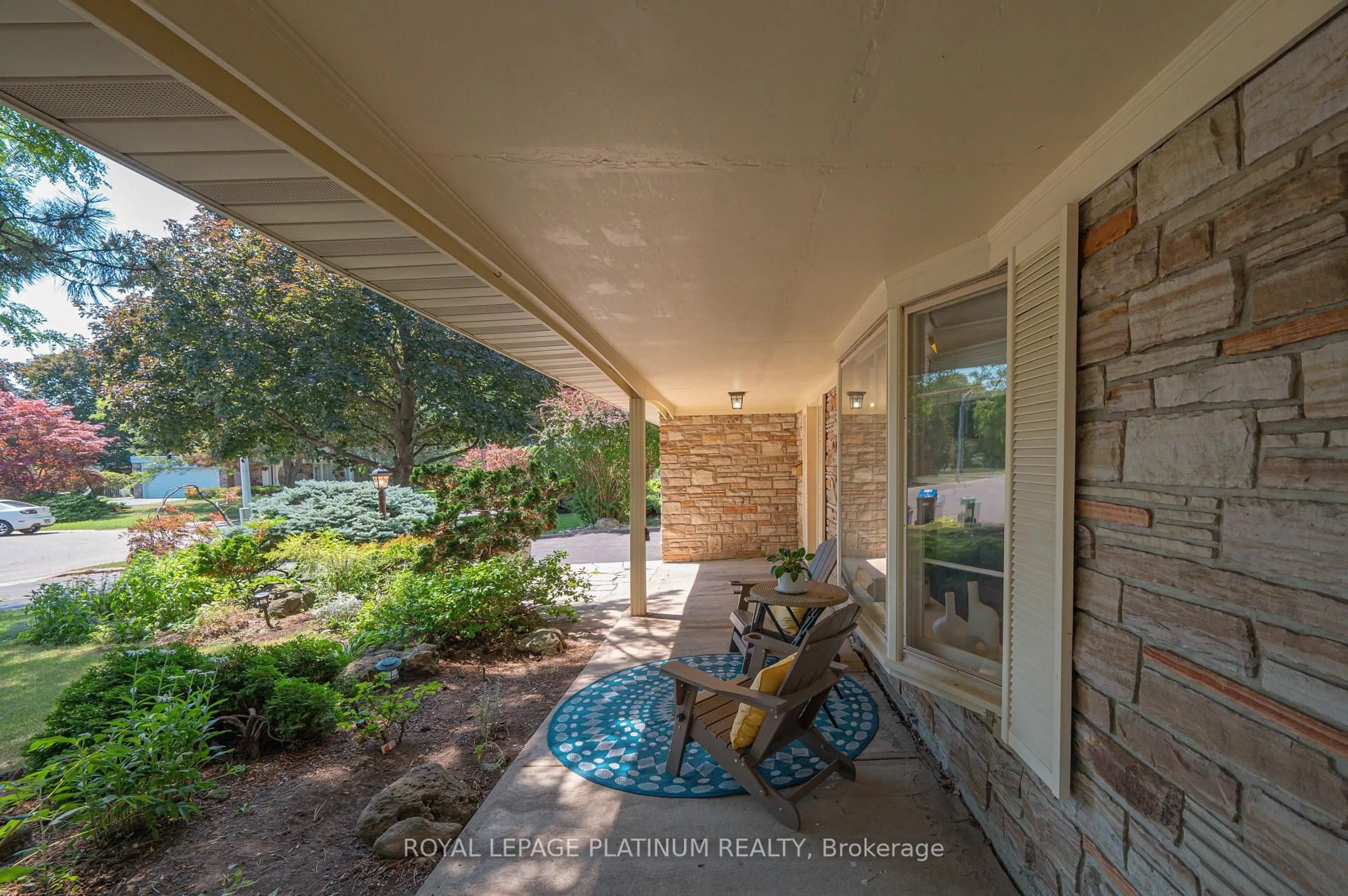 Patio, street for 47 PARKVIEW Pl, Brampton Ontario L6W 2G2