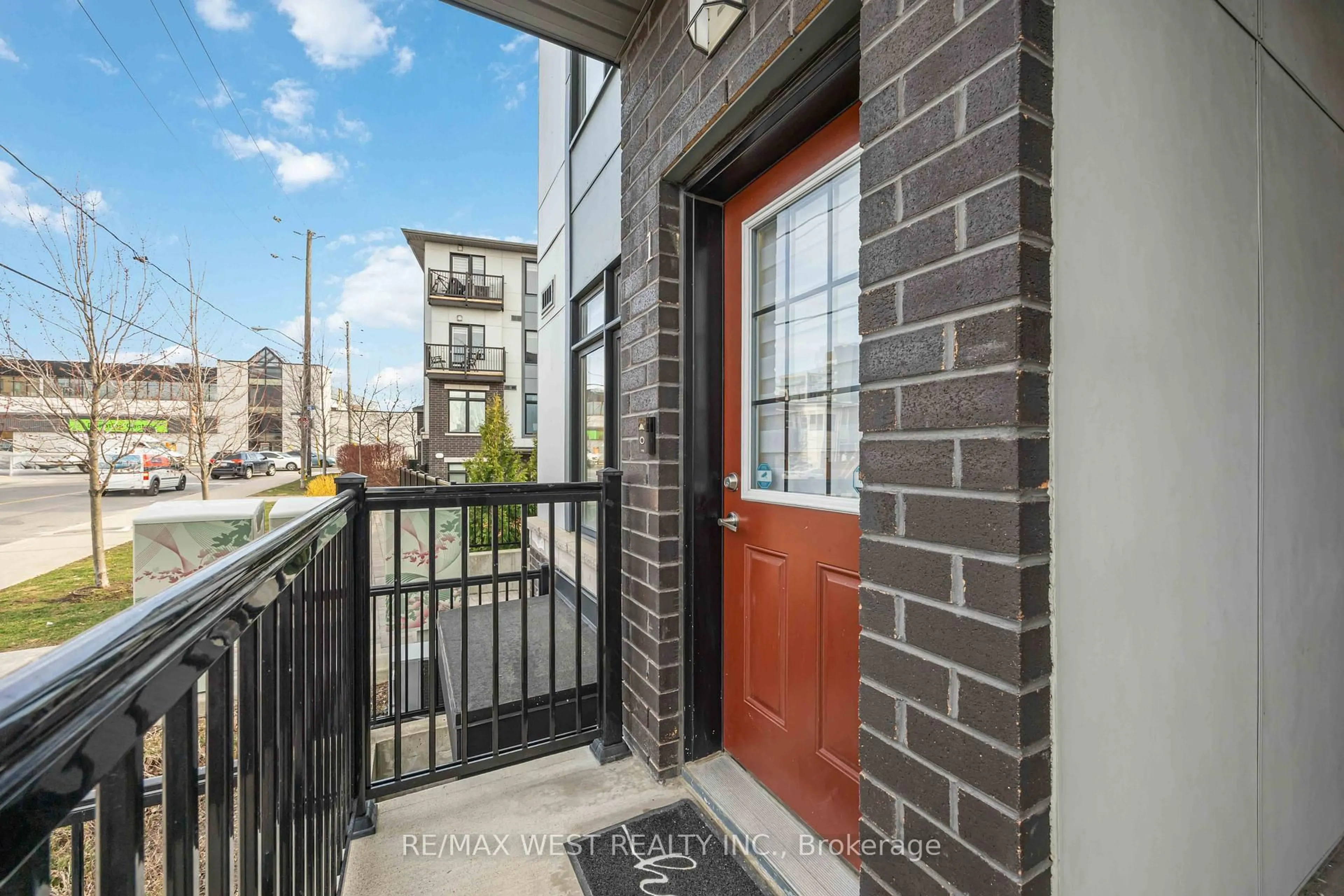 Unknown for 6 Bicknell Ave #1, Toronto Ontario M6M 0B4
