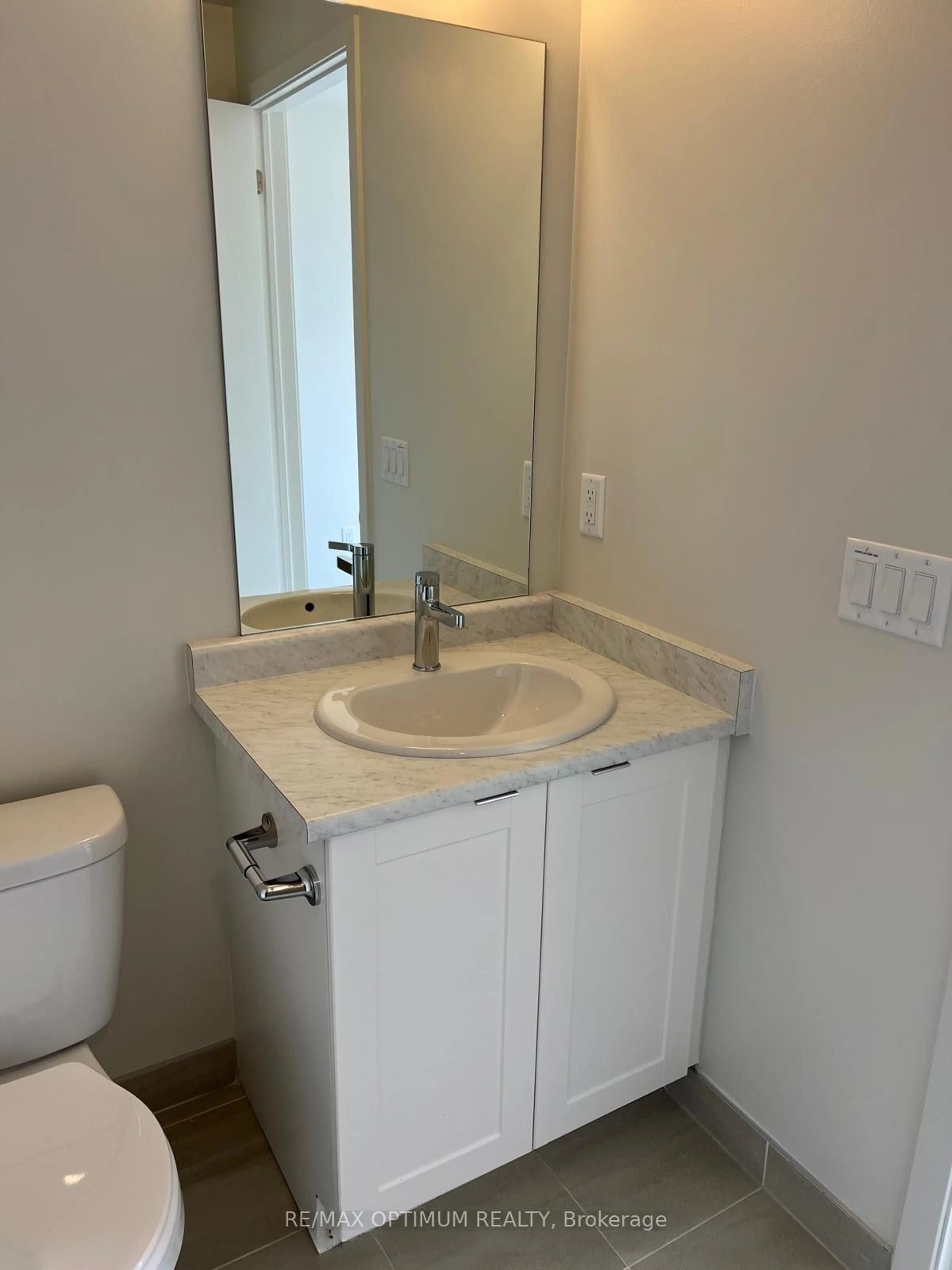 Standard bathroom, unknown for 58 Sky Harbour Dr #108, Brampton Ontario L6Y 6J1