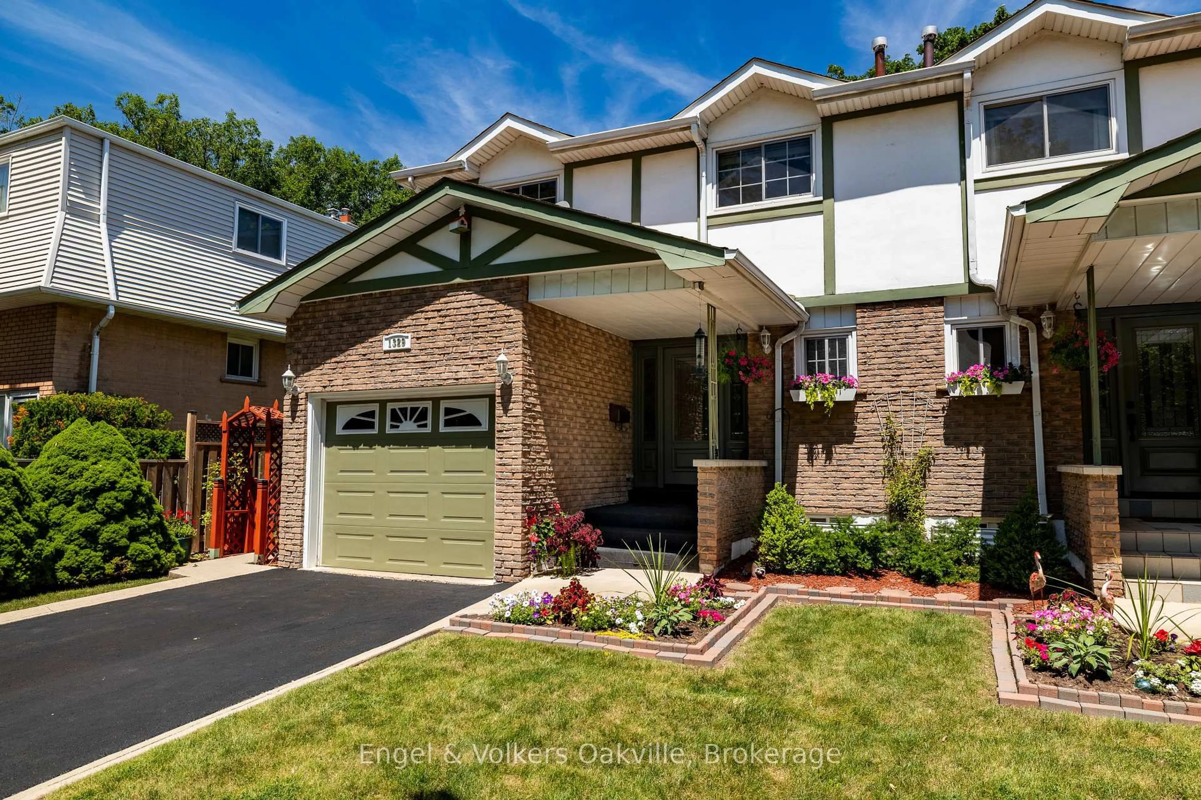 Home with brick exterior material, street for 1329 White Oaks Blvd, Oakville Ontario L6H 2N7
