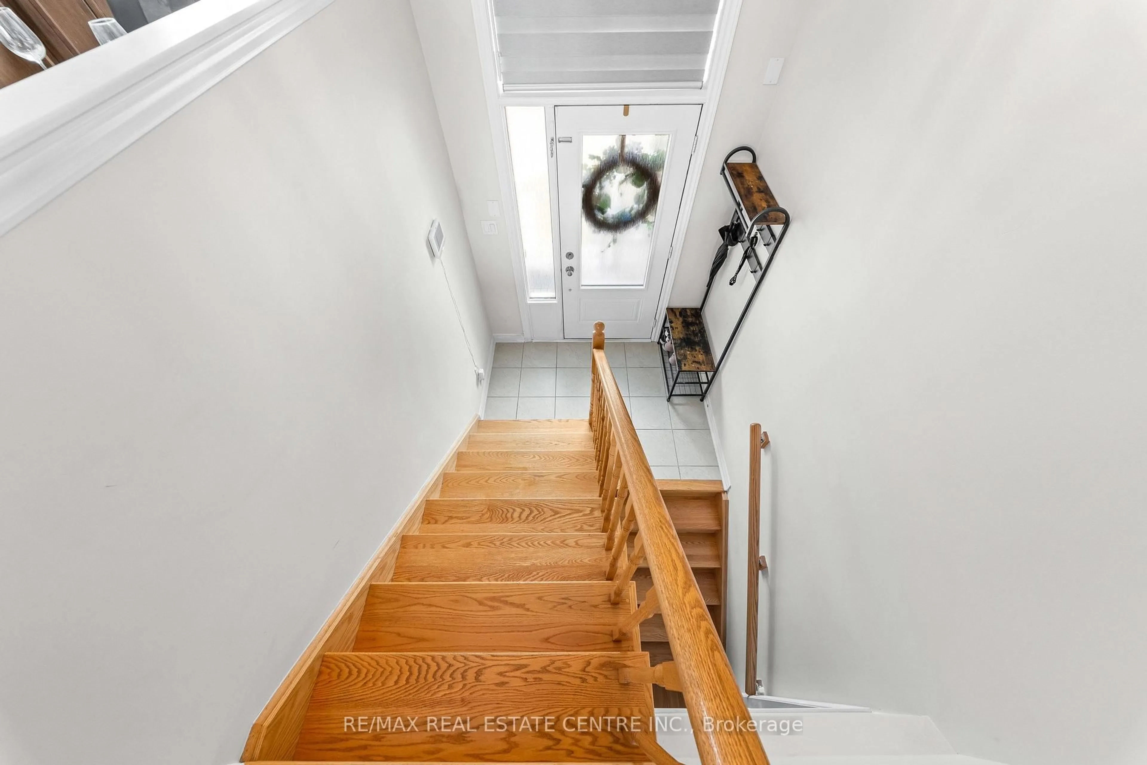 Stairs for 34 Aspen Hills Rd, Brampton Ontario L6Y 0H7