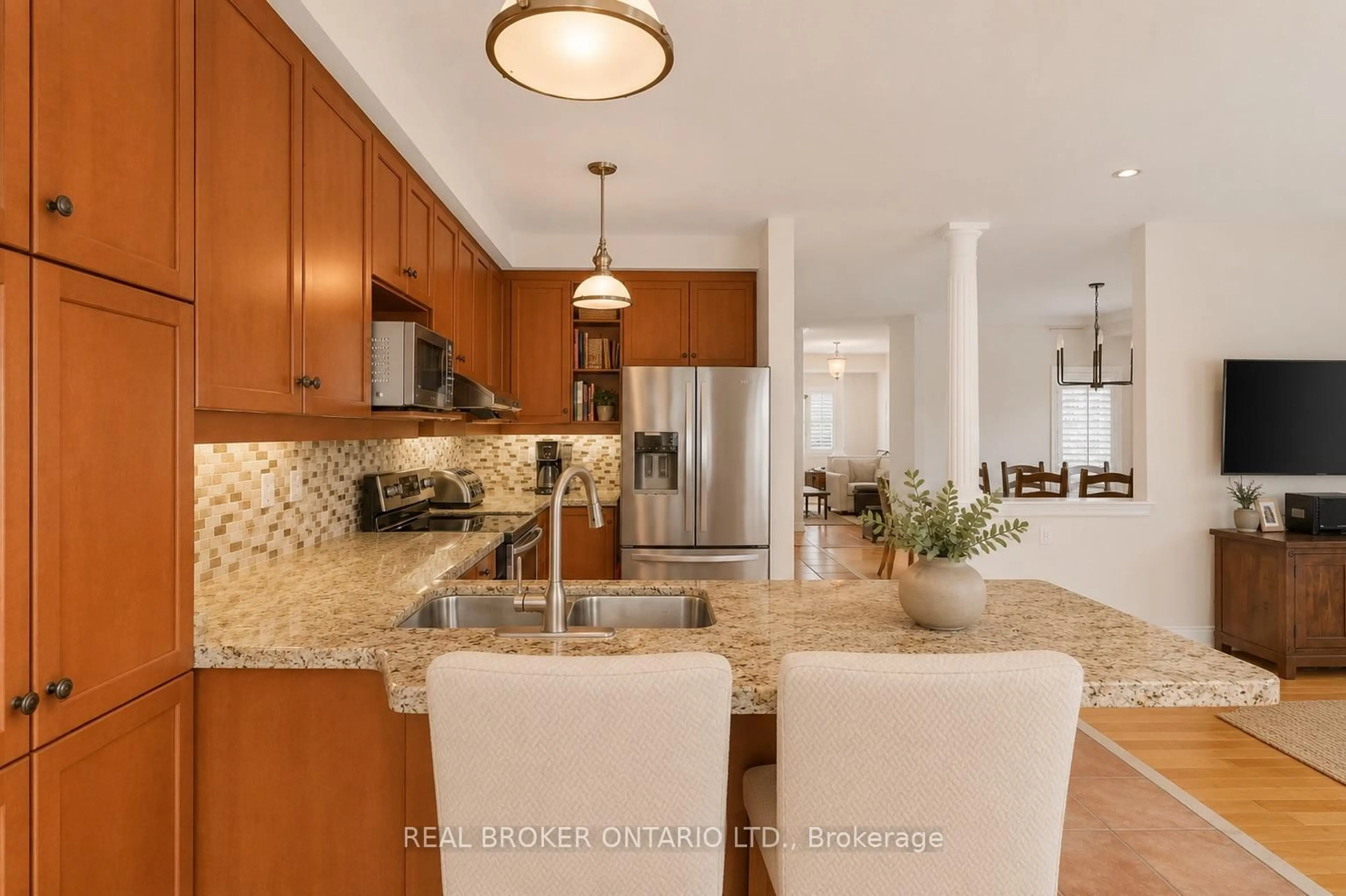 Open concept kitchen, ceramic/tile floor for 457 Ravineview Way, Oakville Ontario L6H 6S8