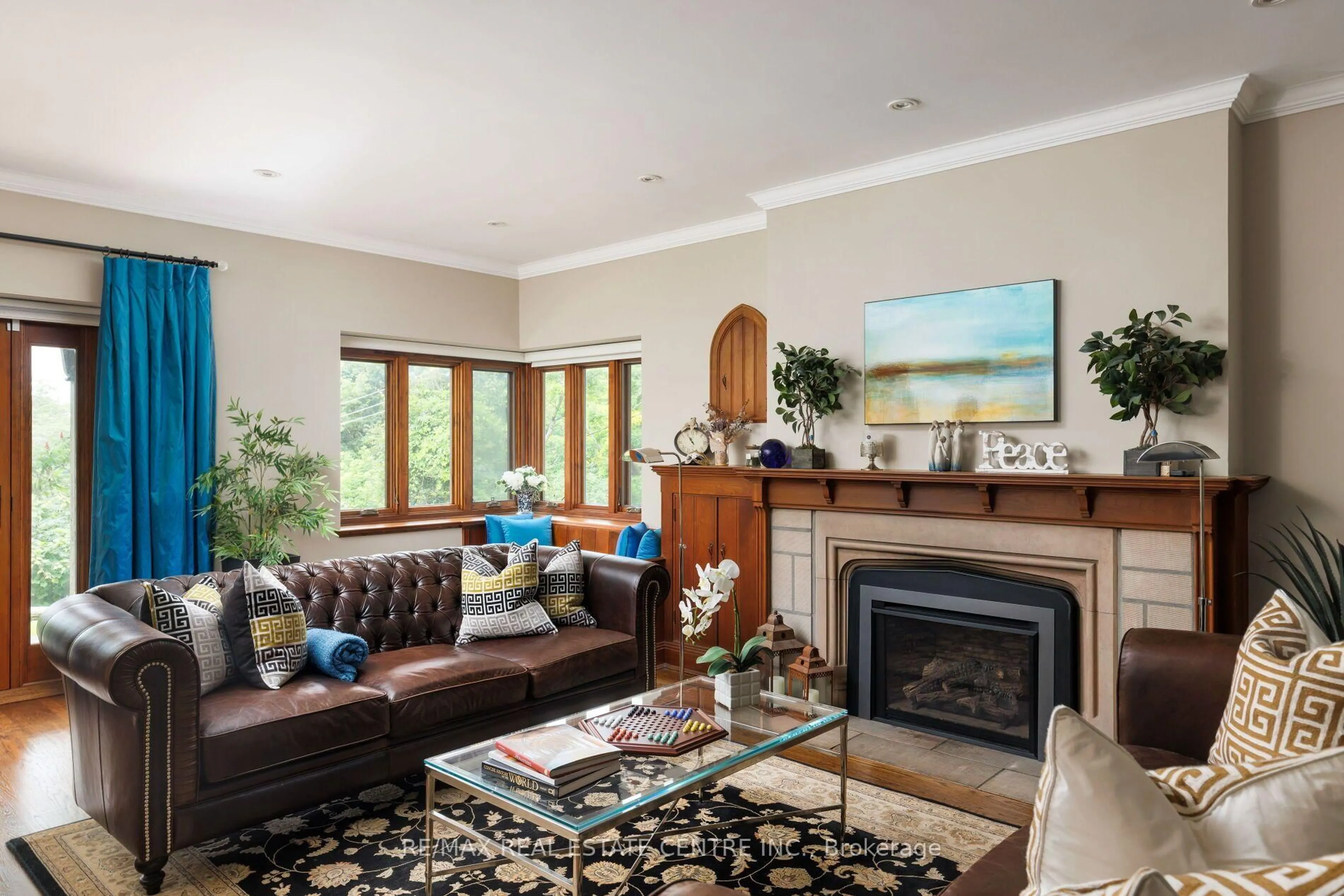 Living room with furniture, unknown for 7 Riverside Tr, Toronto Ontario M6S 1G6