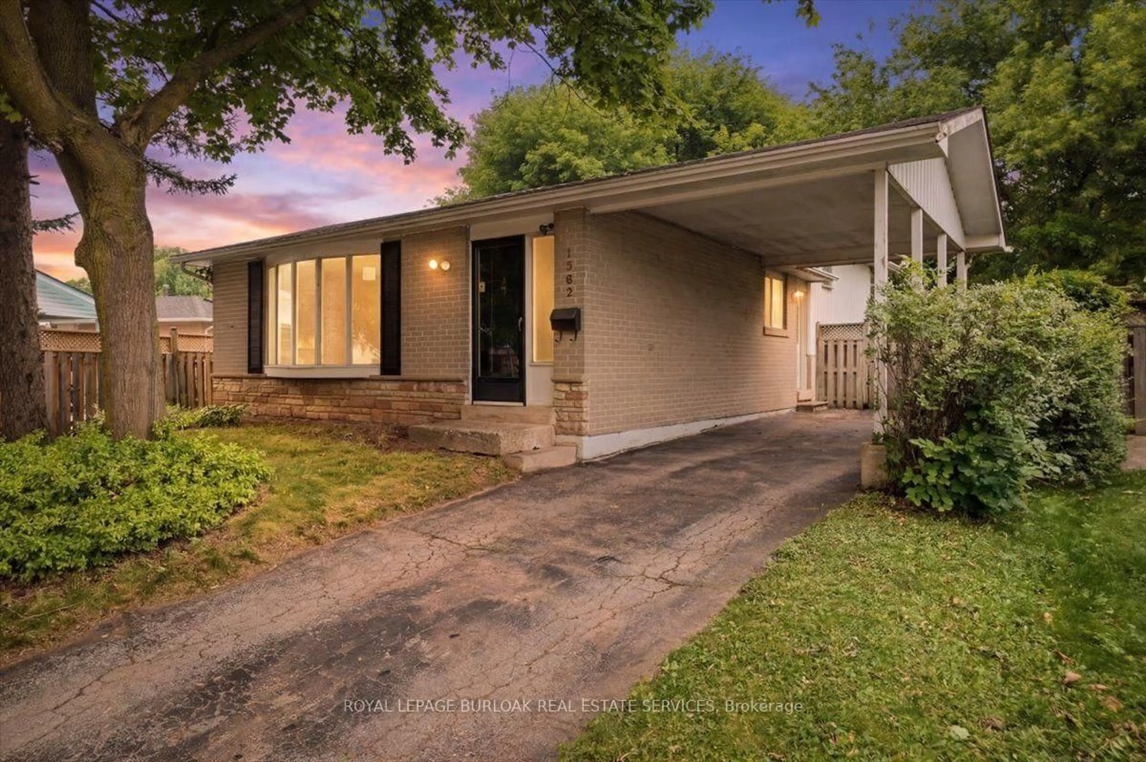 Unknown for 1262 Aldridge Cres, Burlington Ontario L7M 1H9