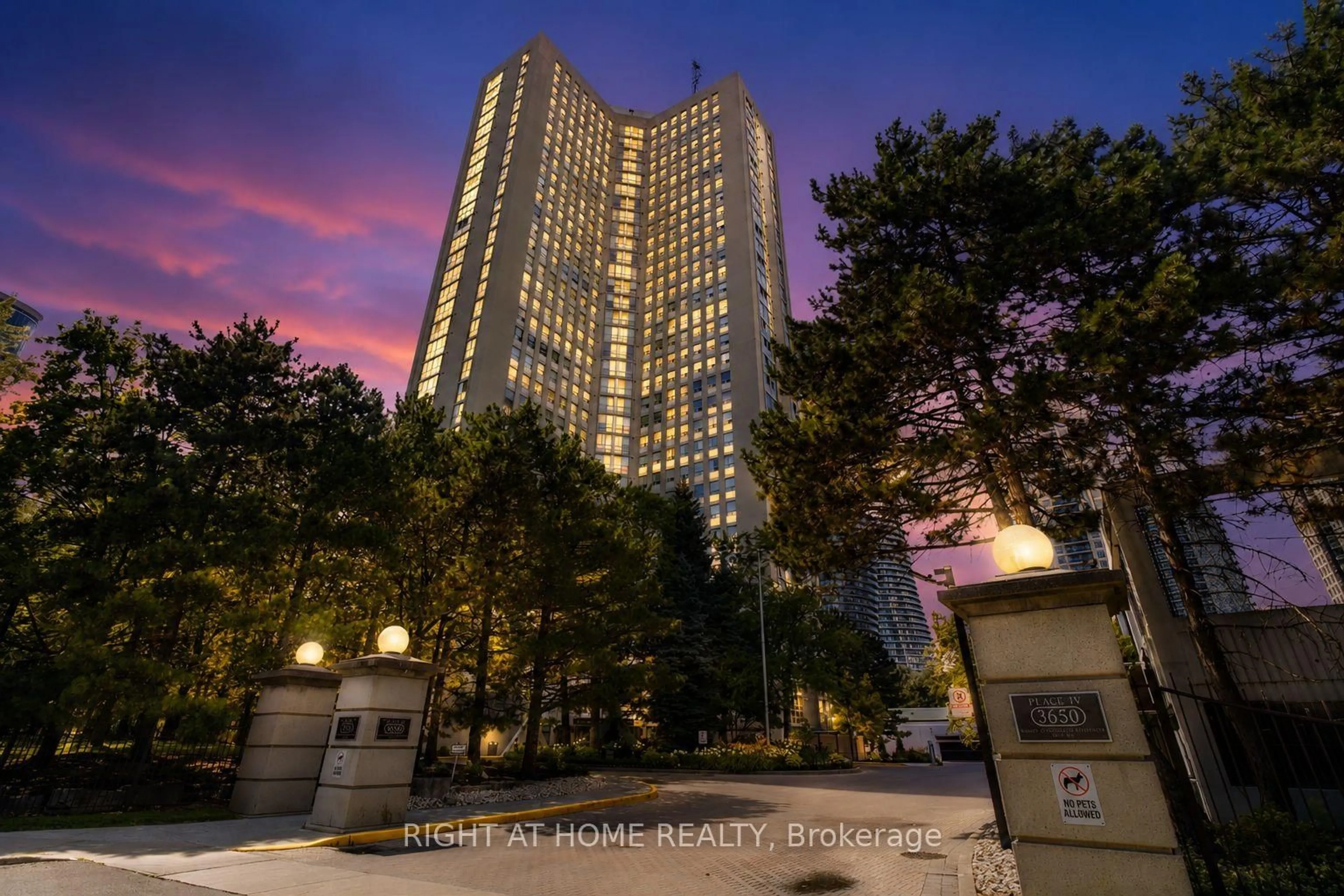 Unknown for 3650 Kaneff Cres #2507, Mississauga Ontario L5A 4A1