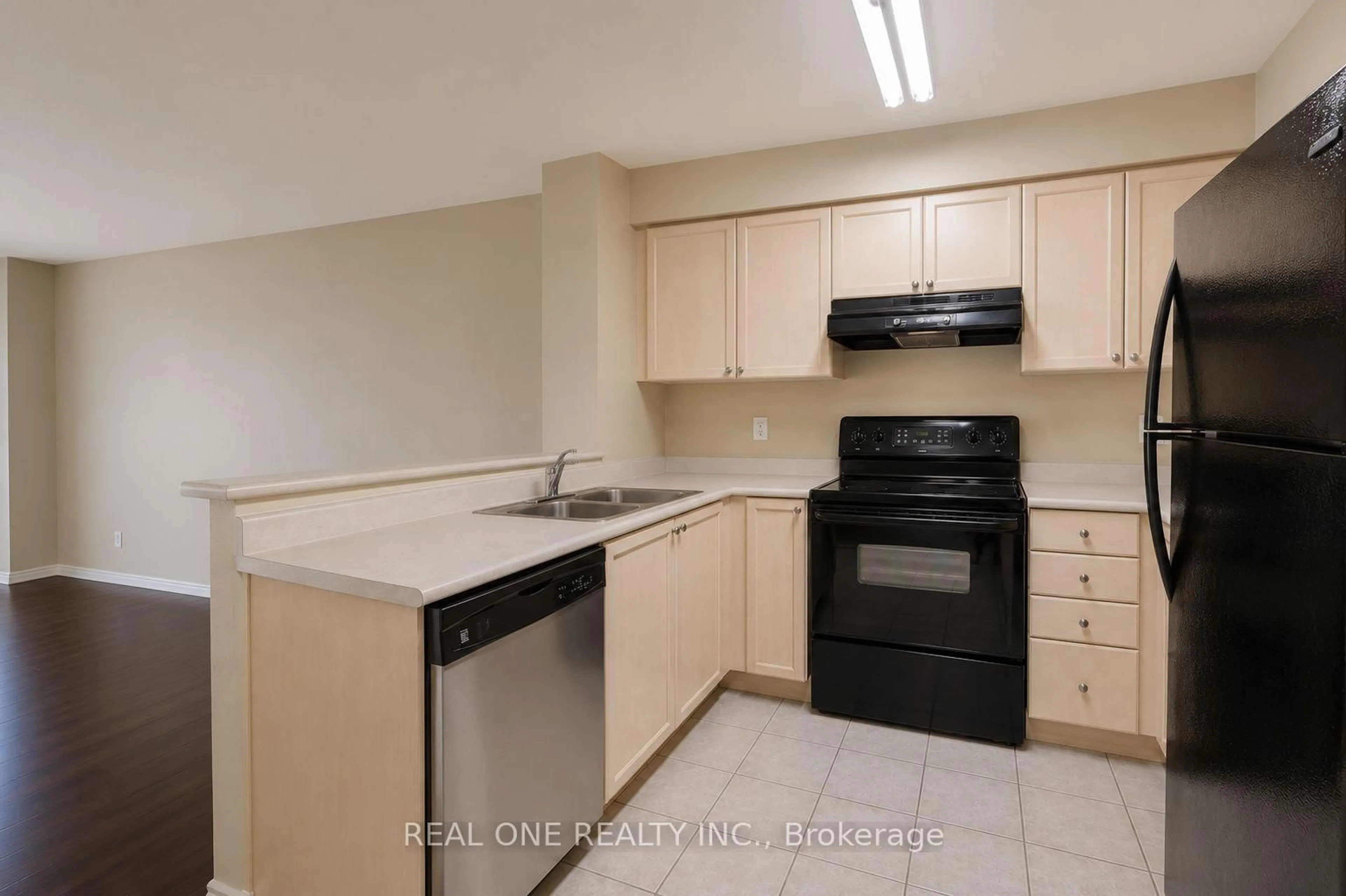 Standard kitchen, unknown for 2545 Erin Centre Blvd #1605, Mississauga Ontario L5M 6Z9