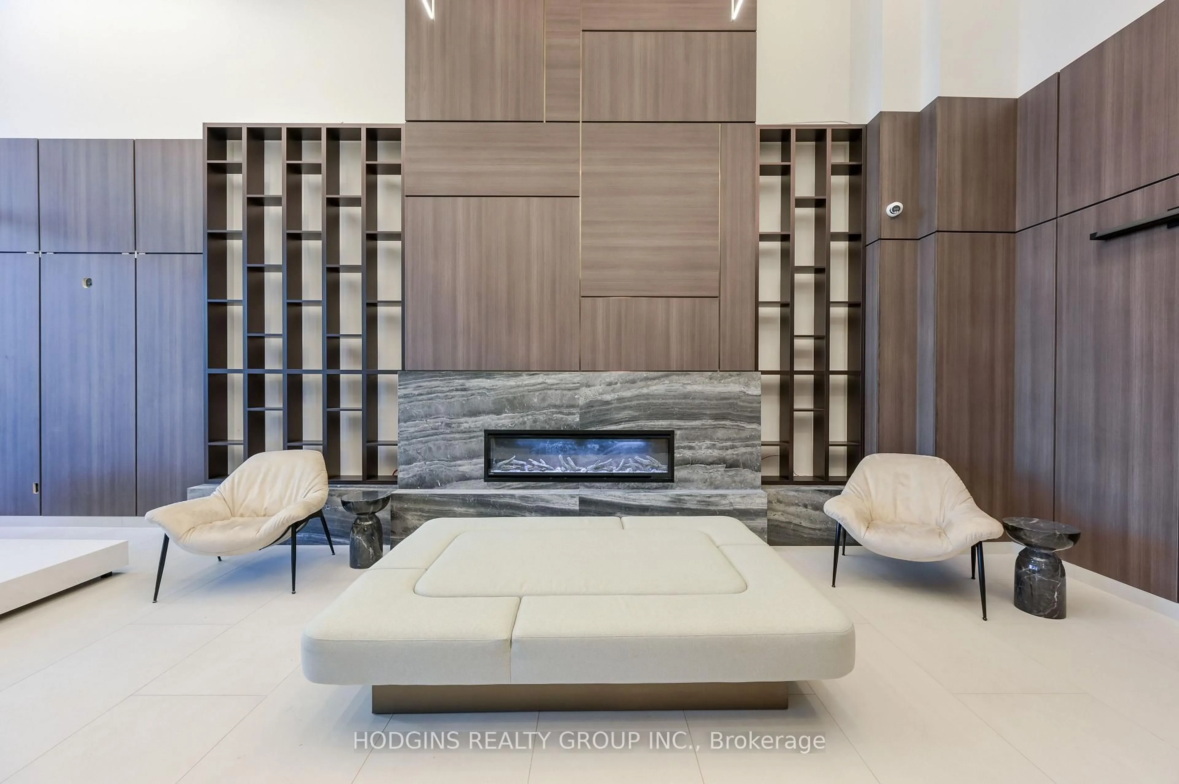 Lobby for 1035 Southdown Rd #1102, Mississauga Ontario L5J 0A2