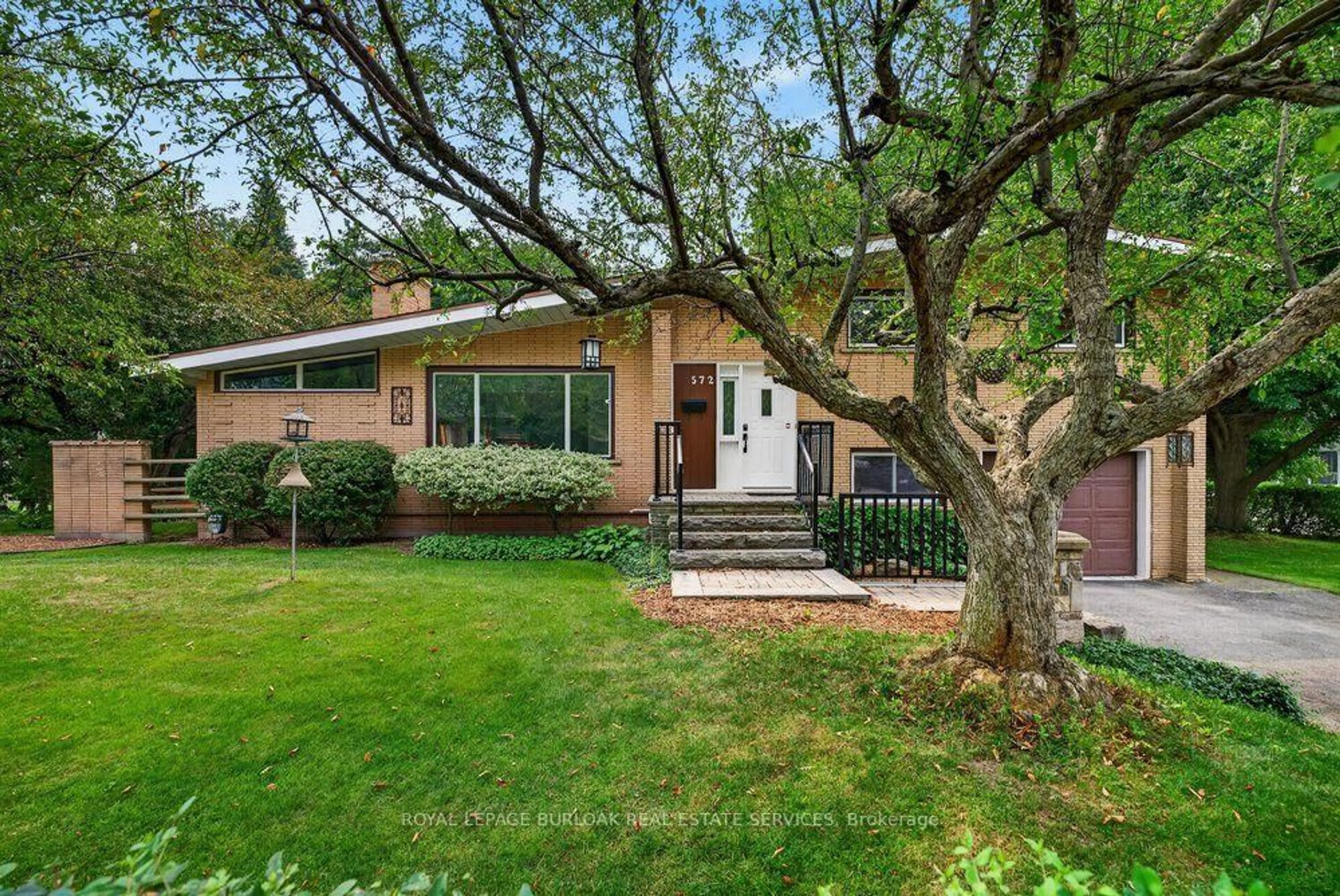 Home with brick exterior material, street for 572 Bridgman Ave, Burlington Ontario L7R 2V4
