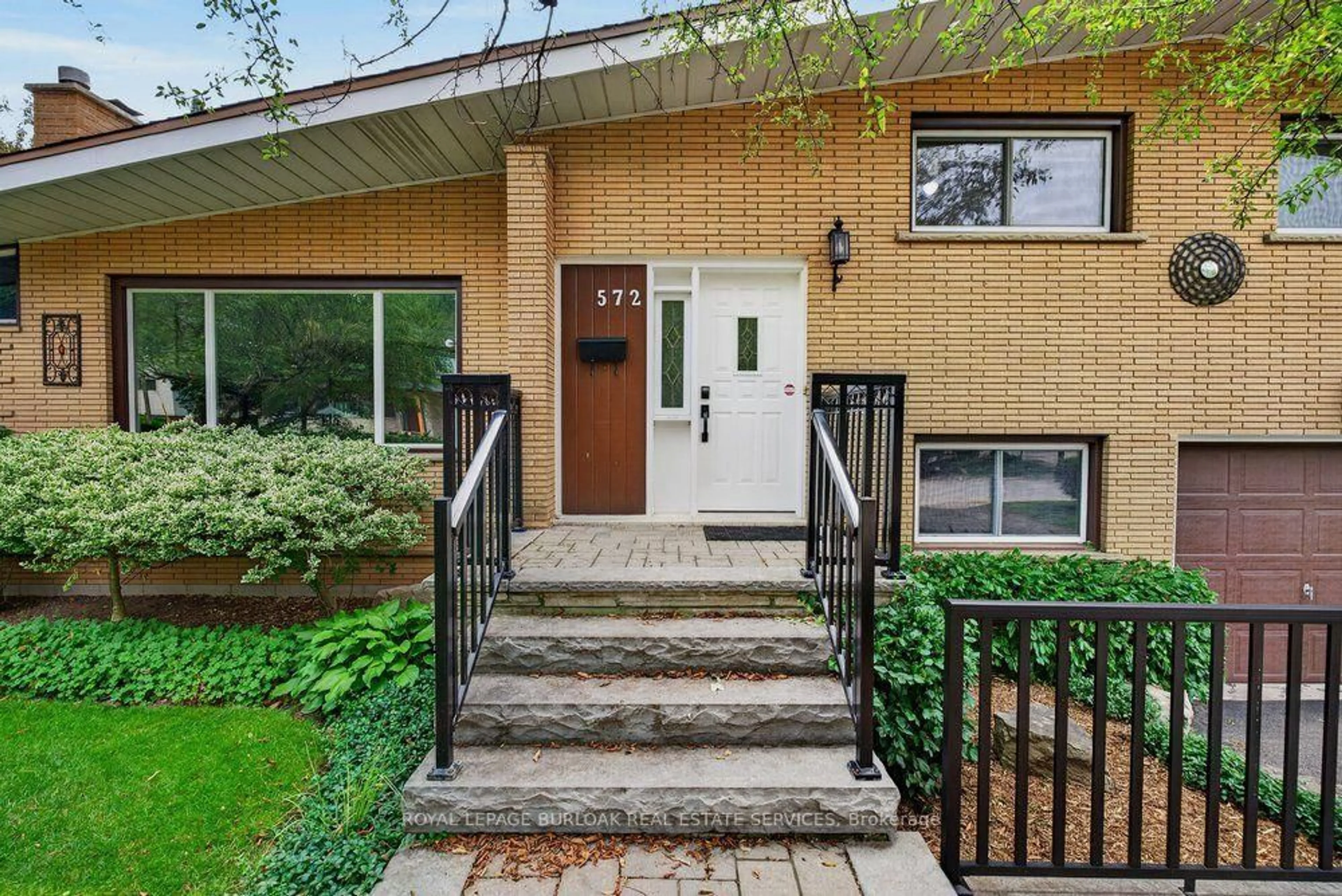 Home with brick exterior material, street for 572 Bridgman Ave, Burlington Ontario L7R 2V4