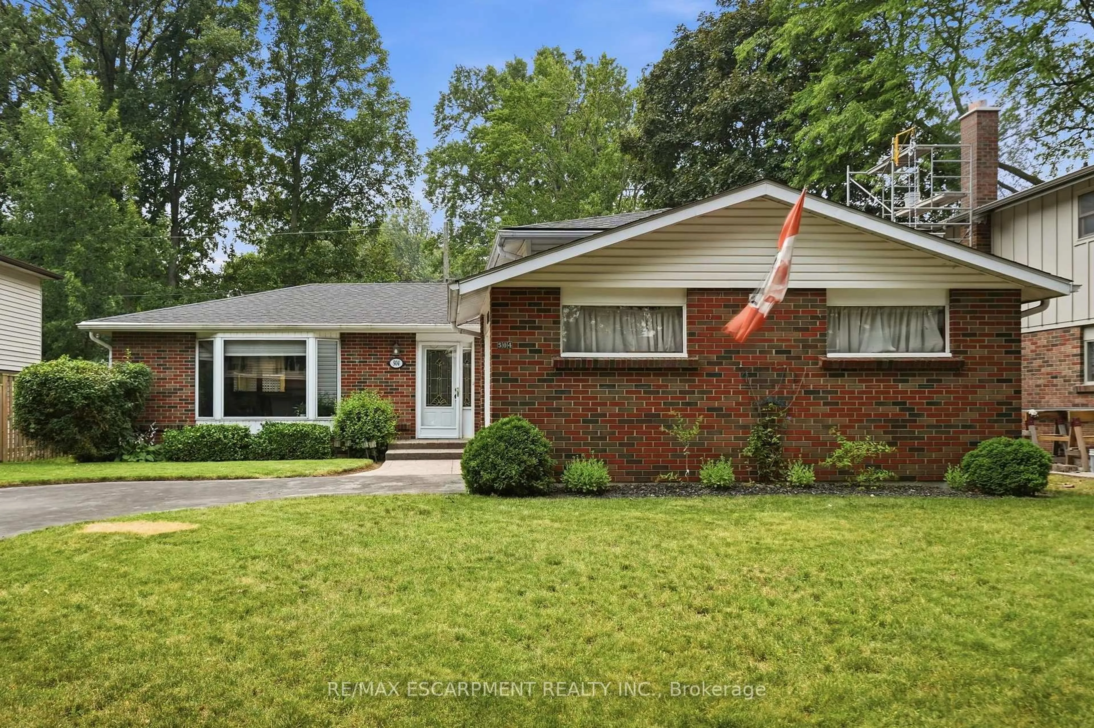 Home with brick exterior material, street for 504 KENMARR Cres, Burlington Ontario L7L 4R7