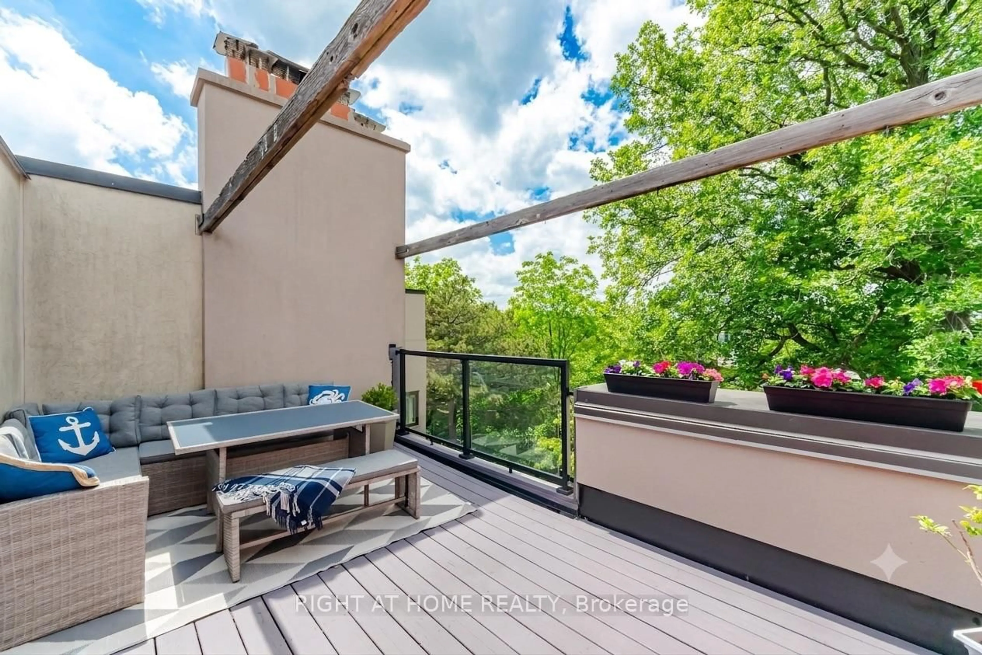 Unknown for 24 REID Dr #8, Mississauga Ontario L5M 2A6