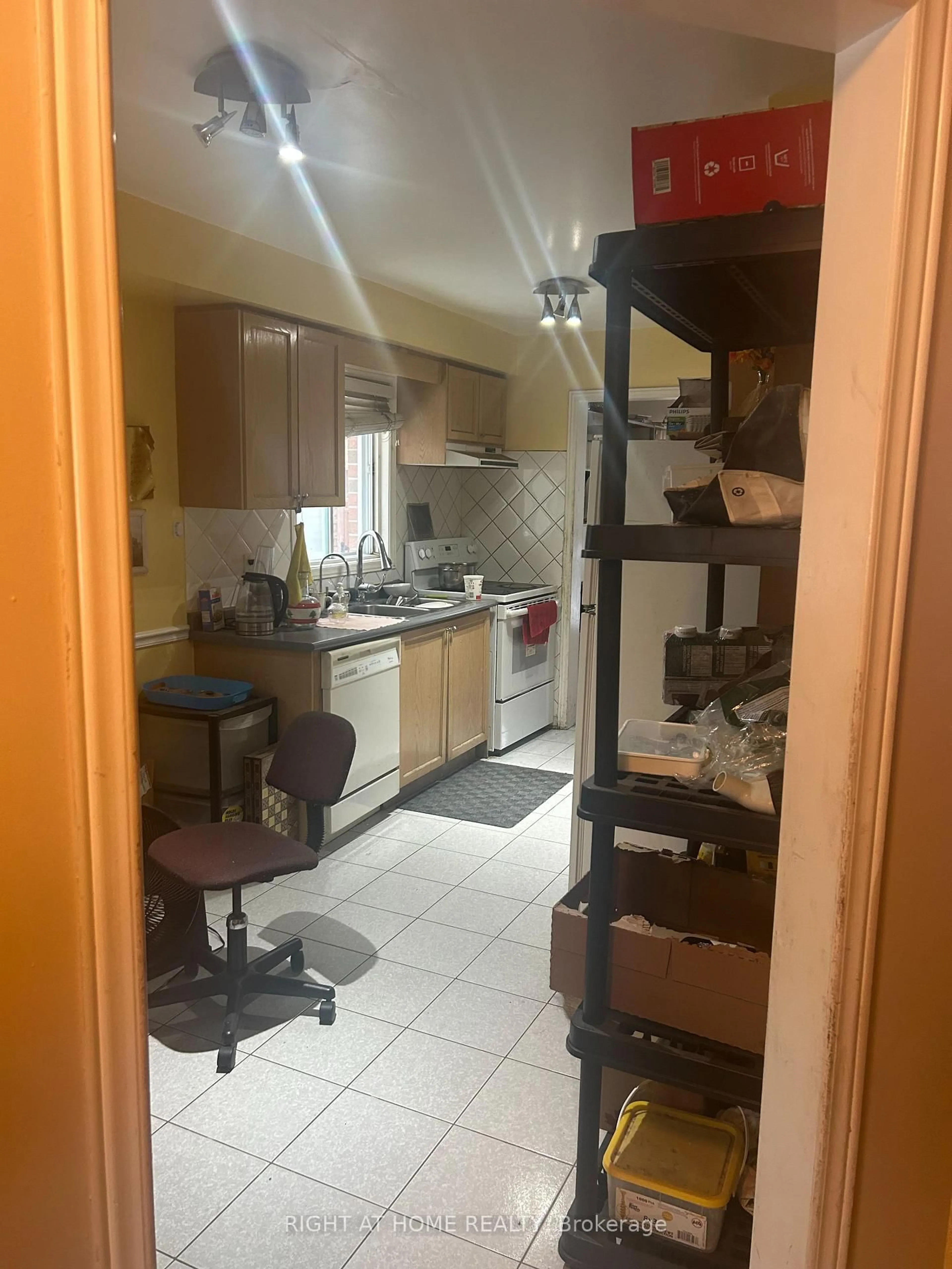 Unknown for 5550 Cosmic Cres, Mississauga Ontario L4Z 3R9