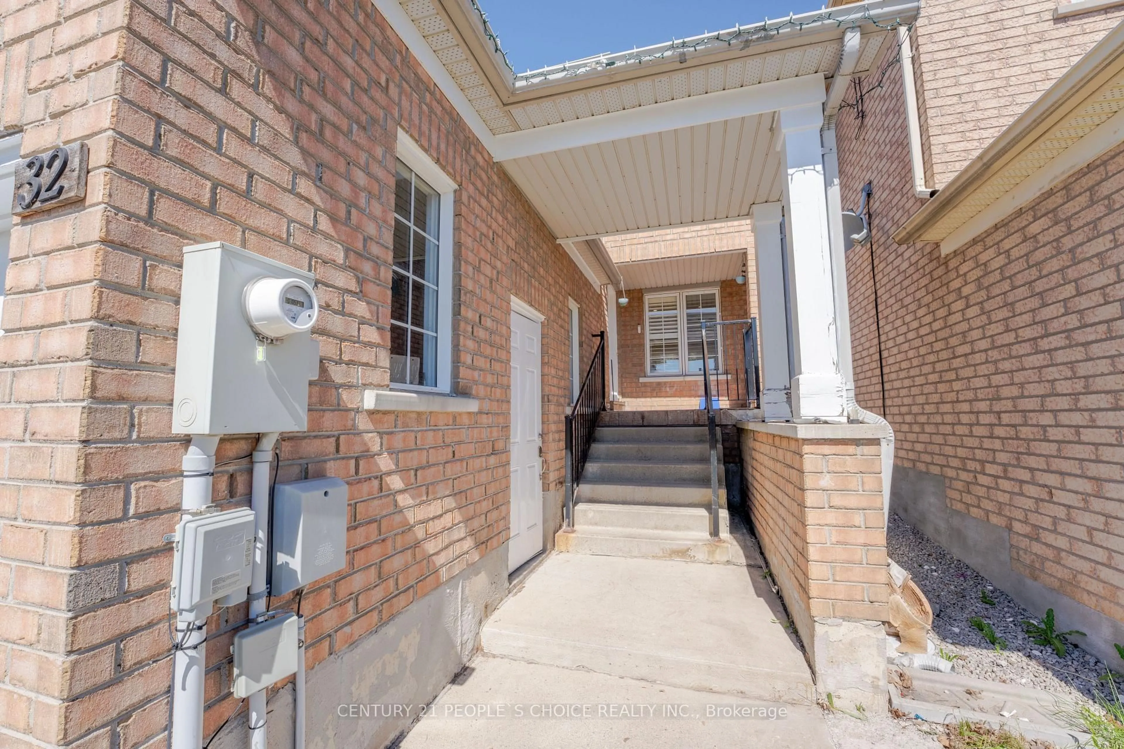 Unknown for 32 Summerdale Cres, Brampton Ontario L6X 4V8