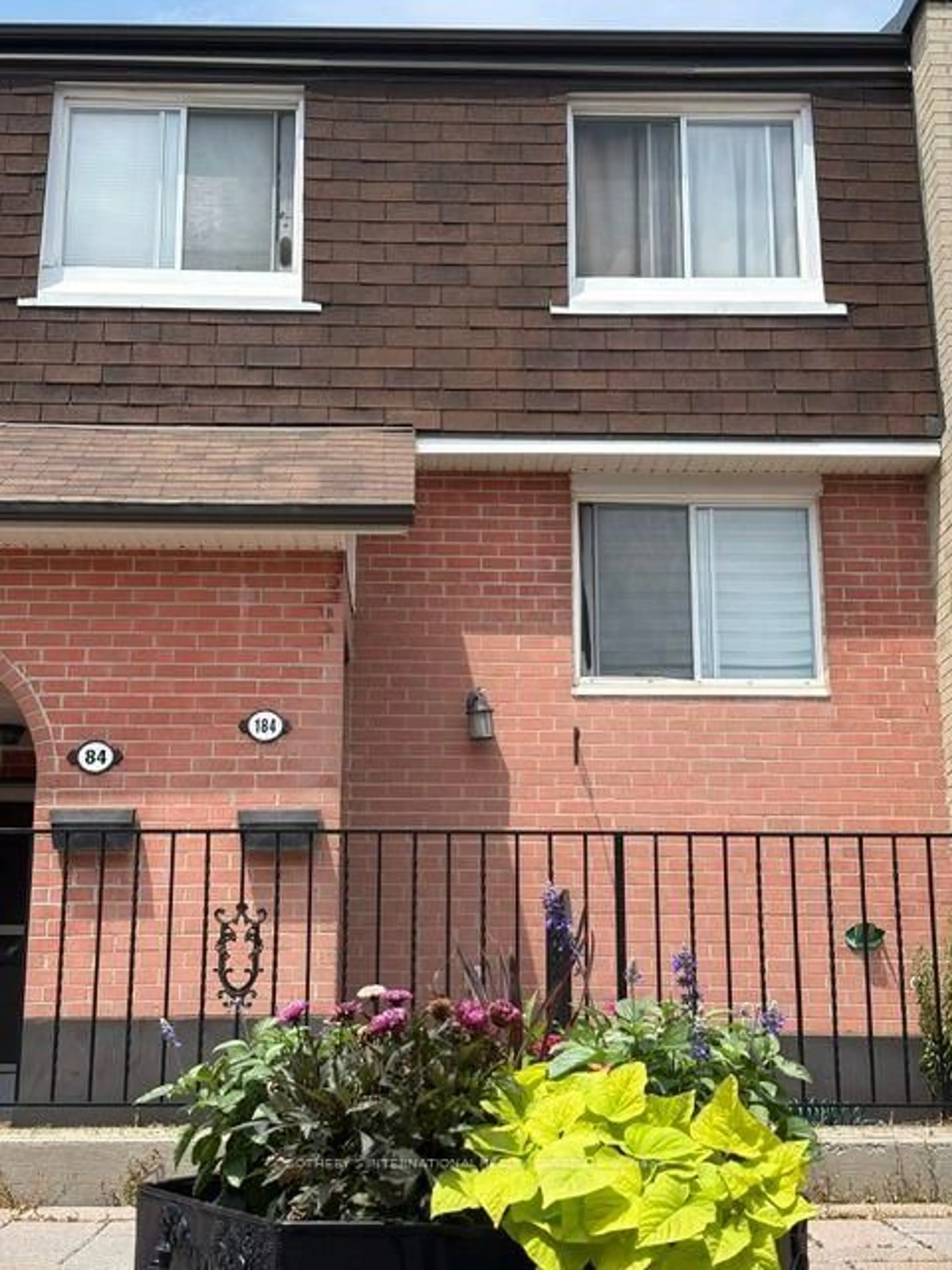 Home with brick exterior material, street for 2170 Bromsgrove Rd #184, Mississauga Ontario L5J 4J2