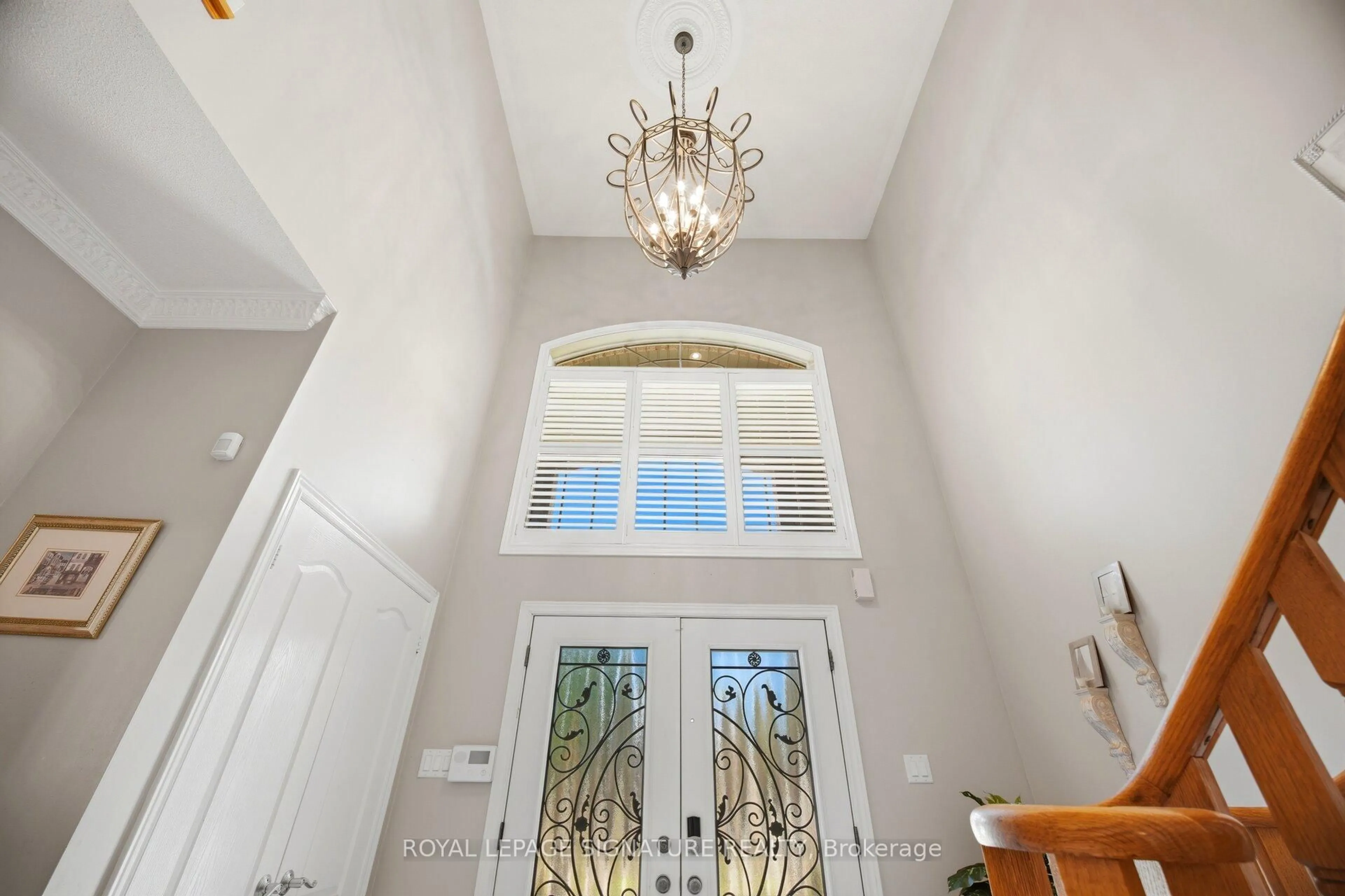 Indoor entryway for 1420 Derby County Cres, Oakville Ontario L6M 4N8