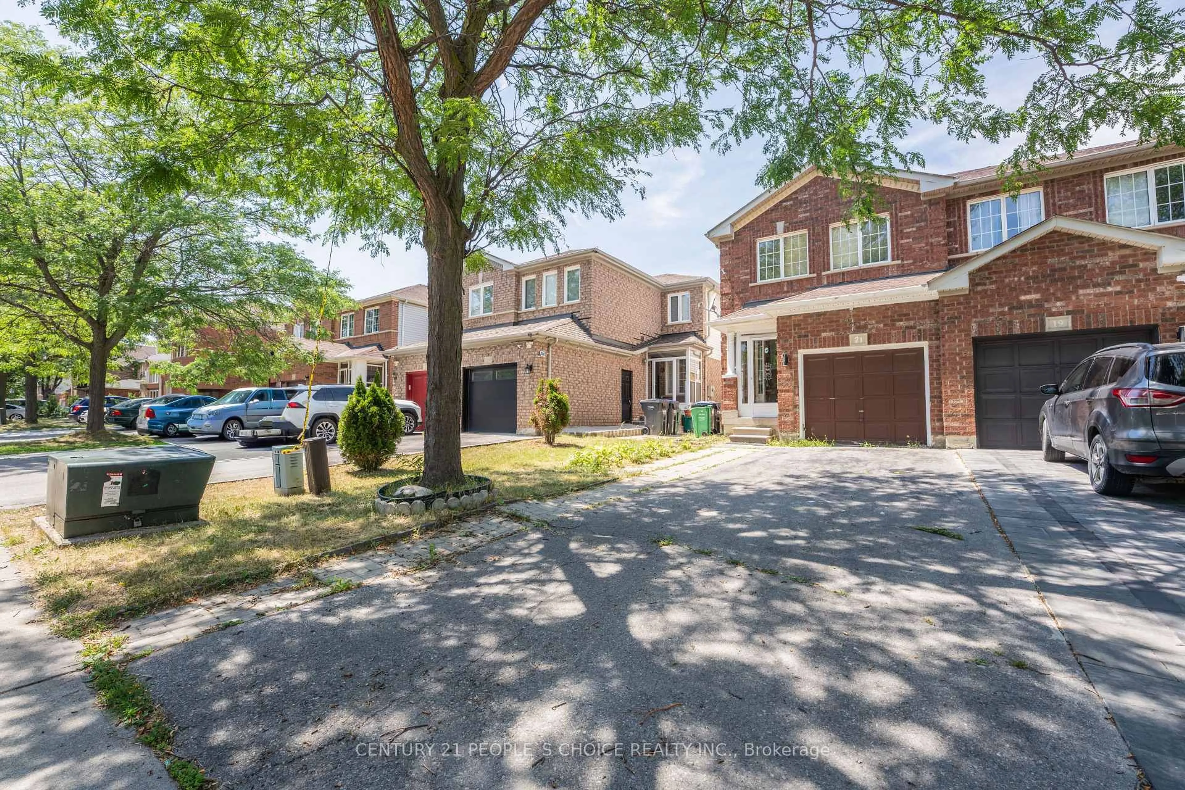 A pic from outside/outdoor area/front of a property/back of a property/a pic from drone, street for 21 Cordgrass Cres, Brampton Ontario L6R 2A3