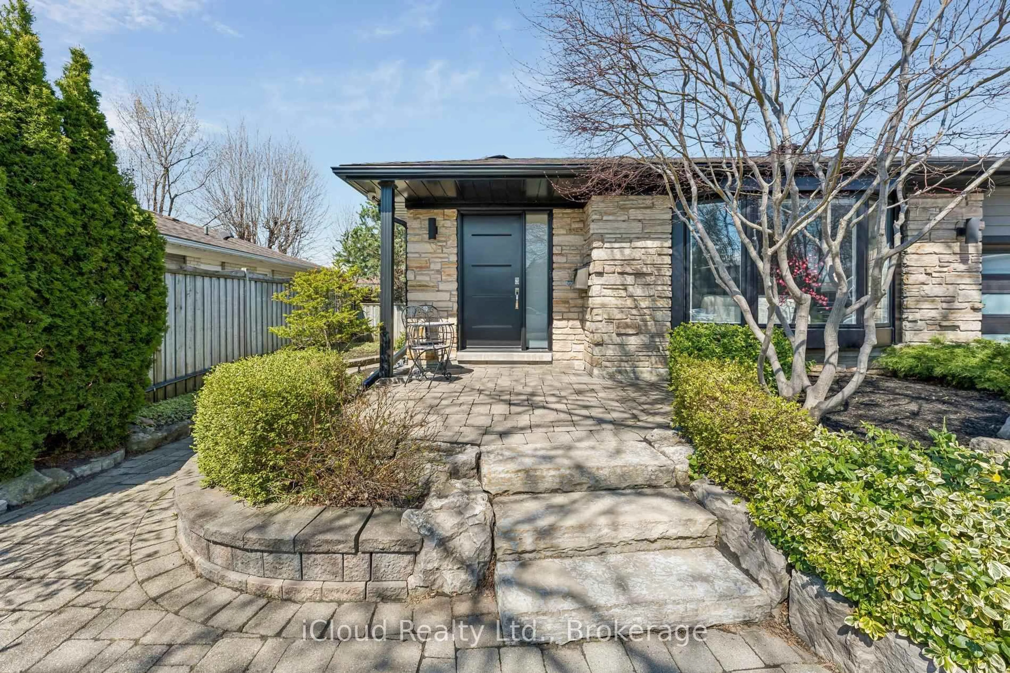 Home with brick exterior material, street for 43 Ferndale Cres, Brampton Ontario L6W 1G1