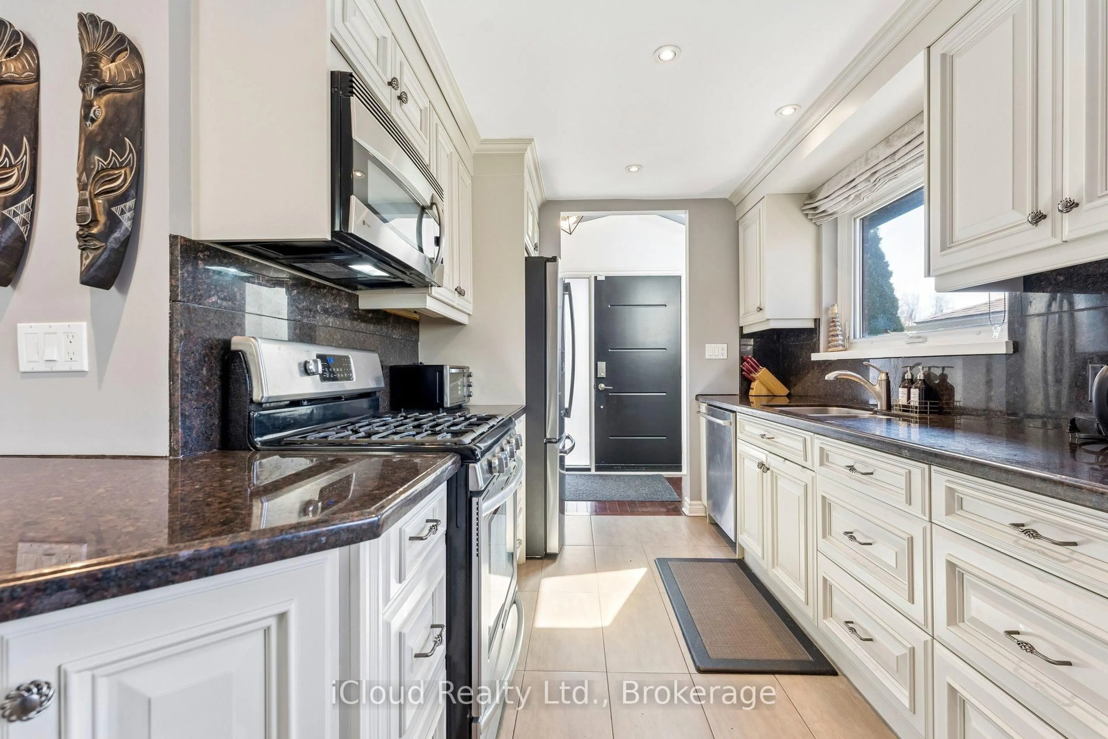 Unknown for 43 Ferndale Cres, Brampton Ontario L6W 1G1