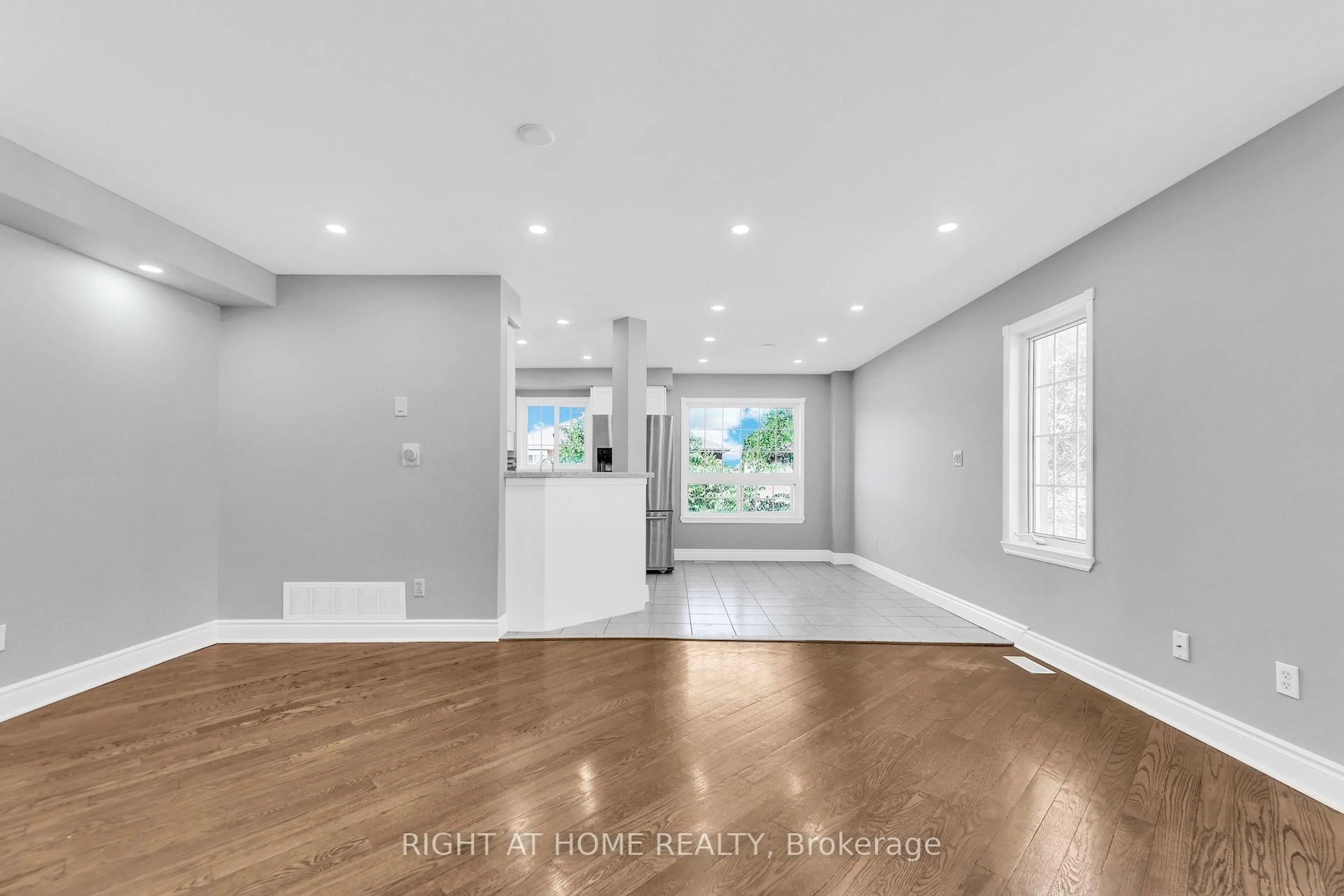 Open concept kitchen, unknown for 5260 Mcfarren Blvd #7, Mississauga Ontario L5M 7J1