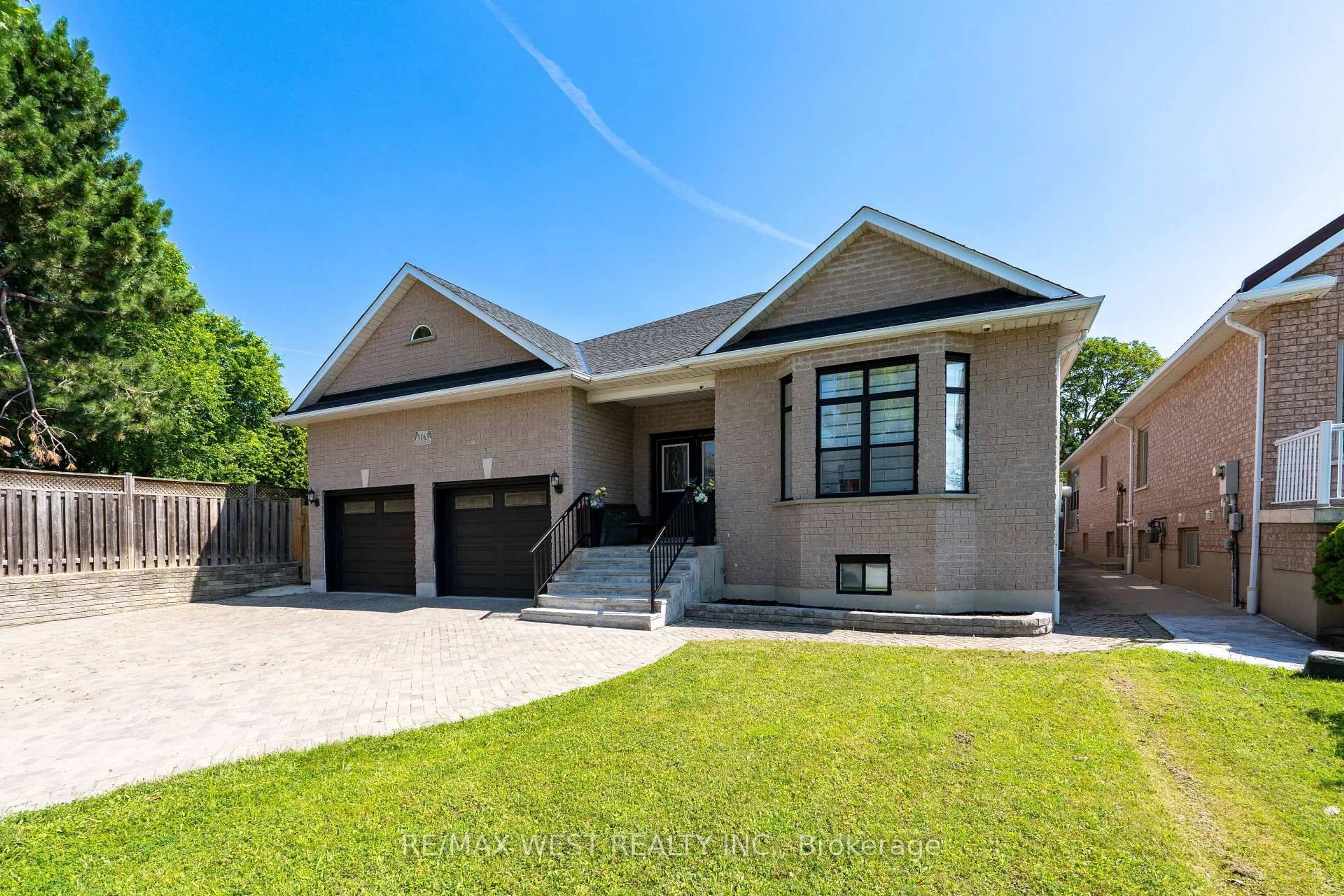 Home with brick exterior material, street for 3163 Rolling Stone Crt, Mississauga Ontario L5B 4G5