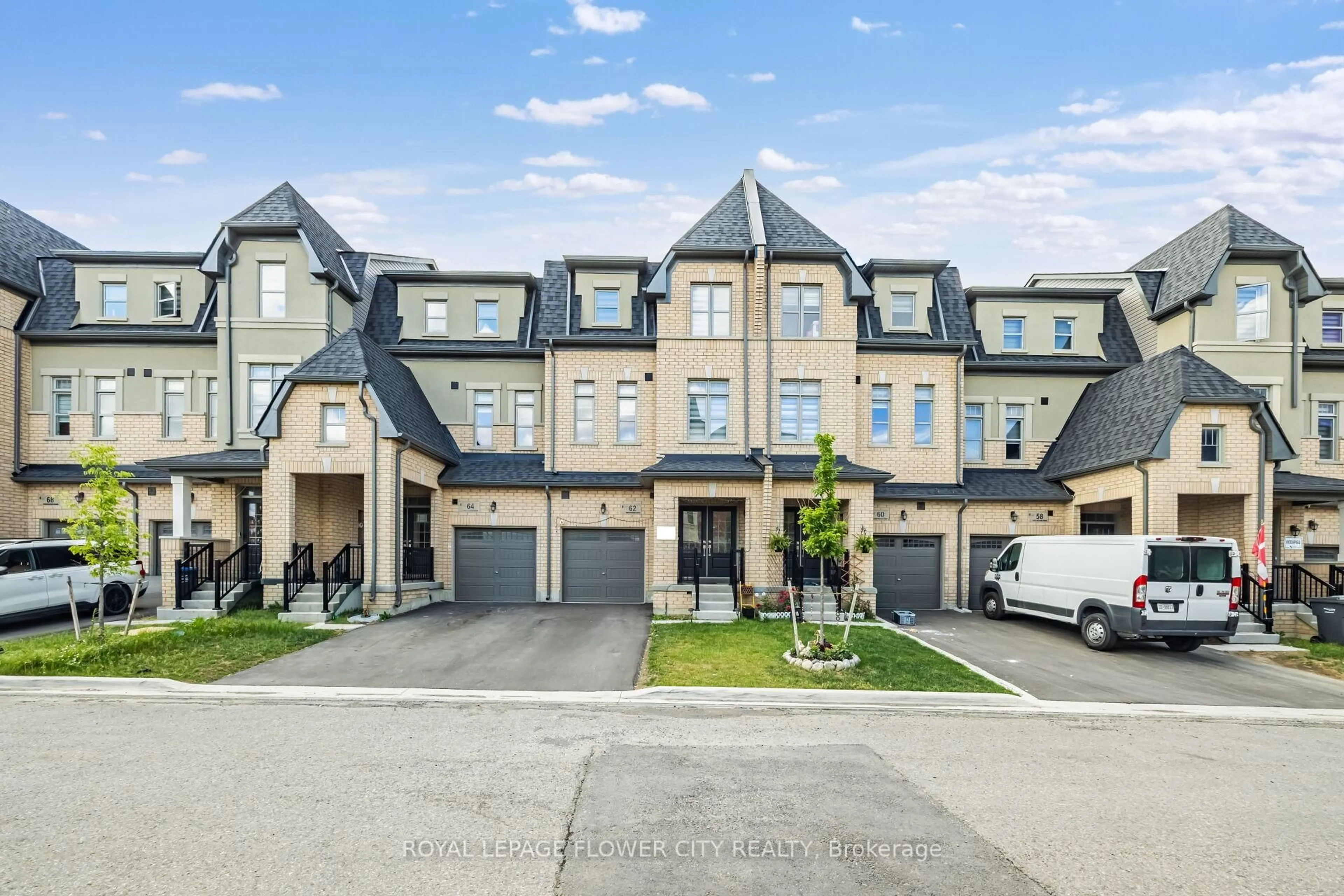 A pic from outside/outdoor area/front of a property/back of a property/a pic from drone, street for 62 Foxsparrow Rd, Brampton Ontario L6R 4E1