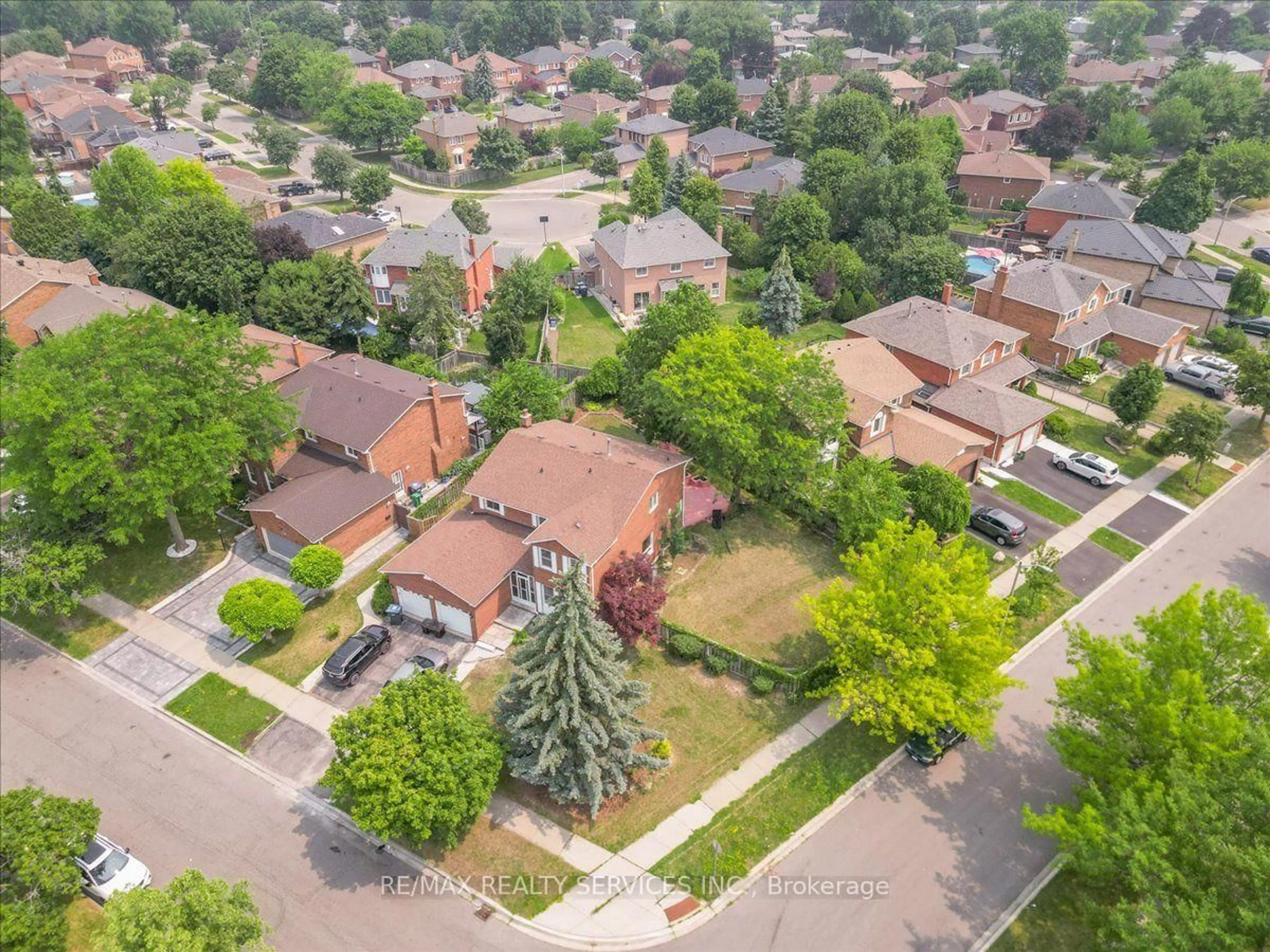 A pic from outside/outdoor area/front of a property/back of a property/a pic from drone, street for 79 Burgby Ave, Brampton Ontario L6X 2G7