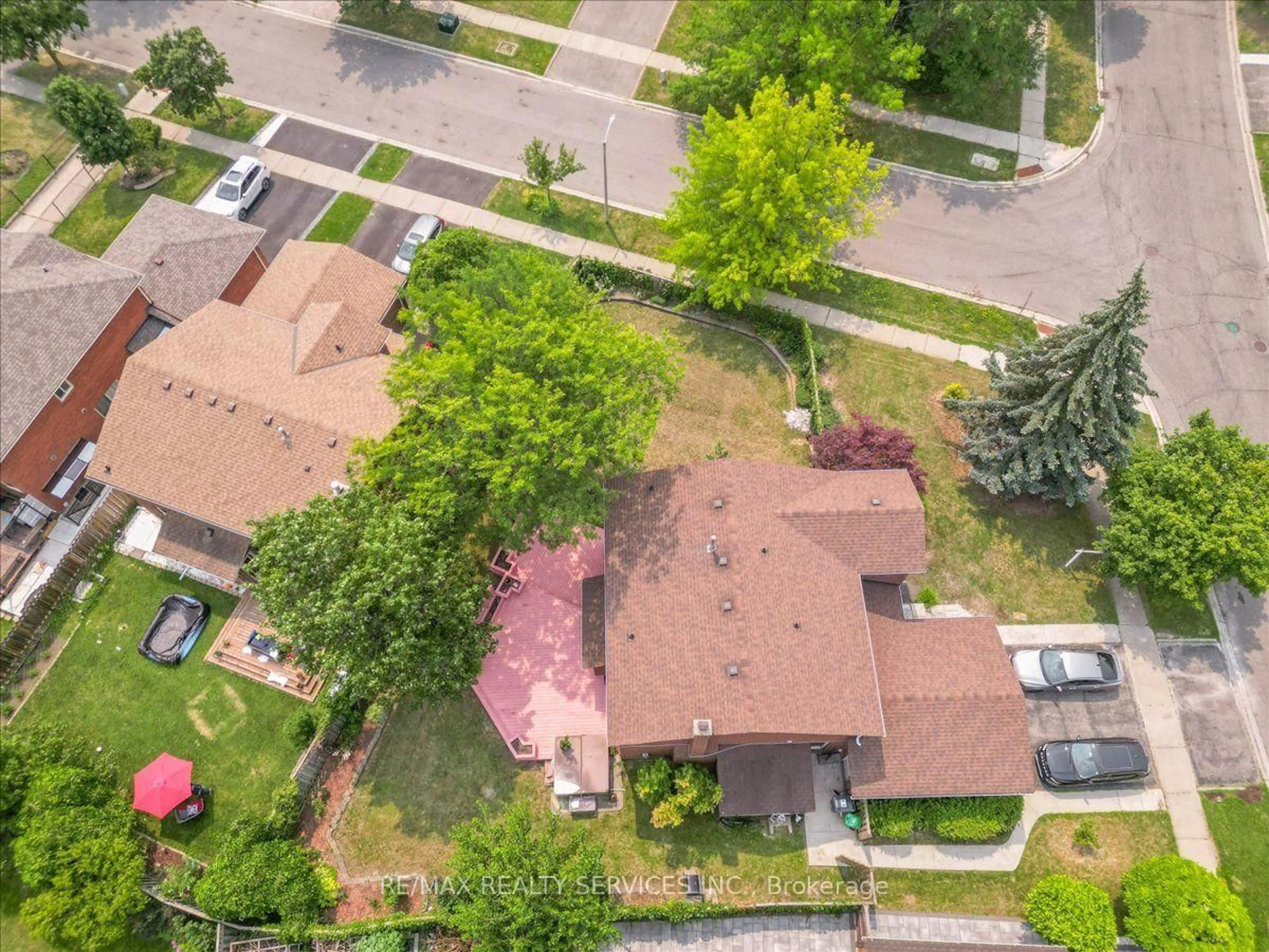 A pic from outside/outdoor area/front of a property/back of a property/a pic from drone, street for 79 Burgby Ave, Brampton Ontario L6X 2G7